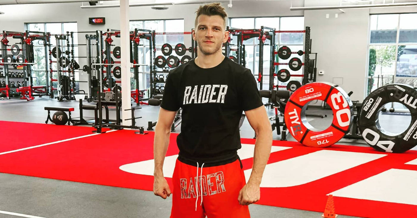 Dan Hooker At Training Gym Background