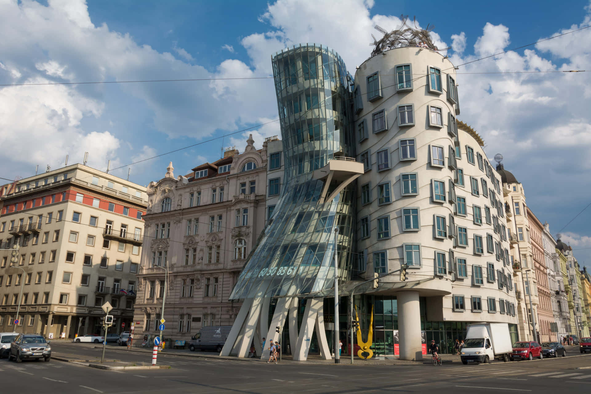 Dancing House: Architectural Marvel In Prague Background