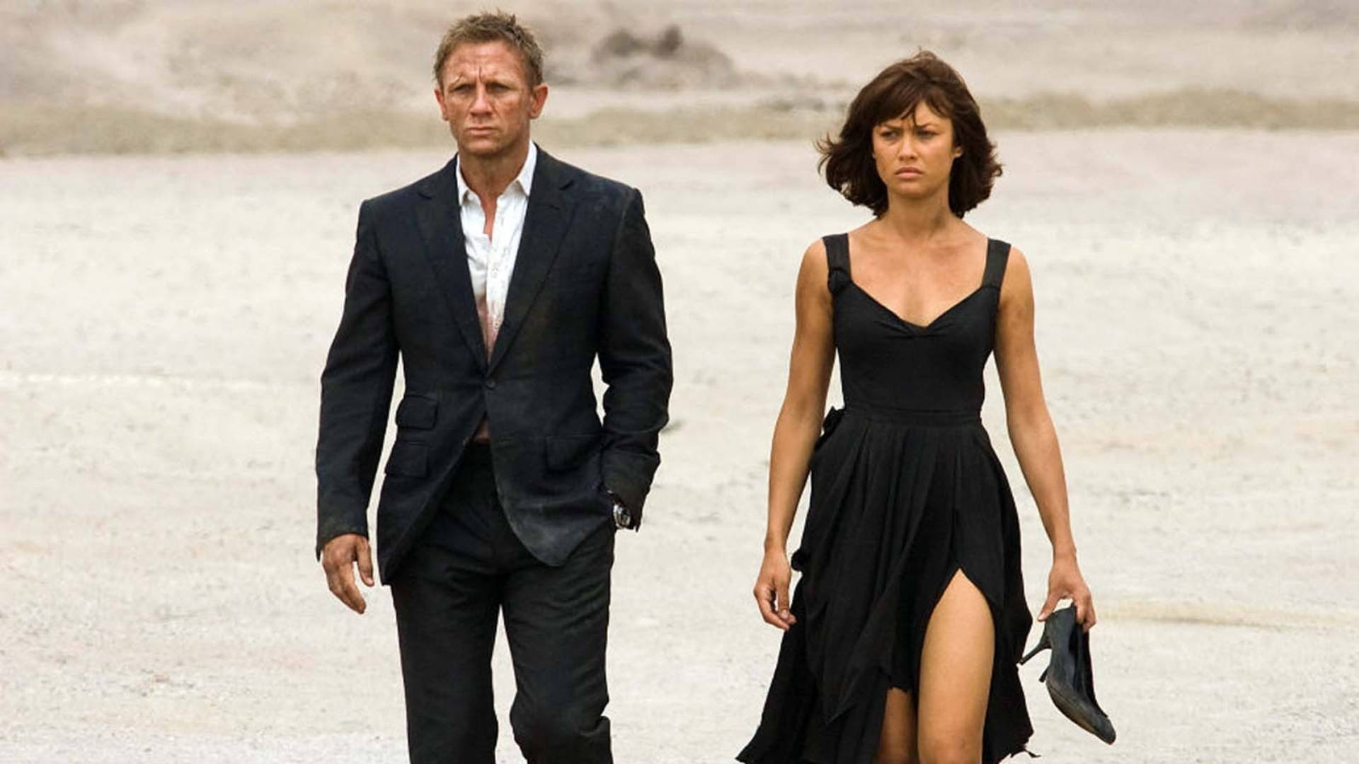 Daniel Craig With Olga Kurylenko Background