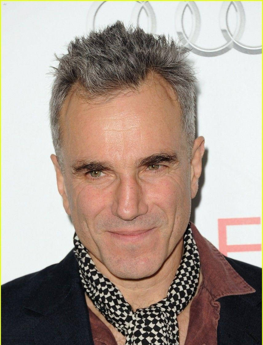 Daniel Day-lewis With Short Hair Background