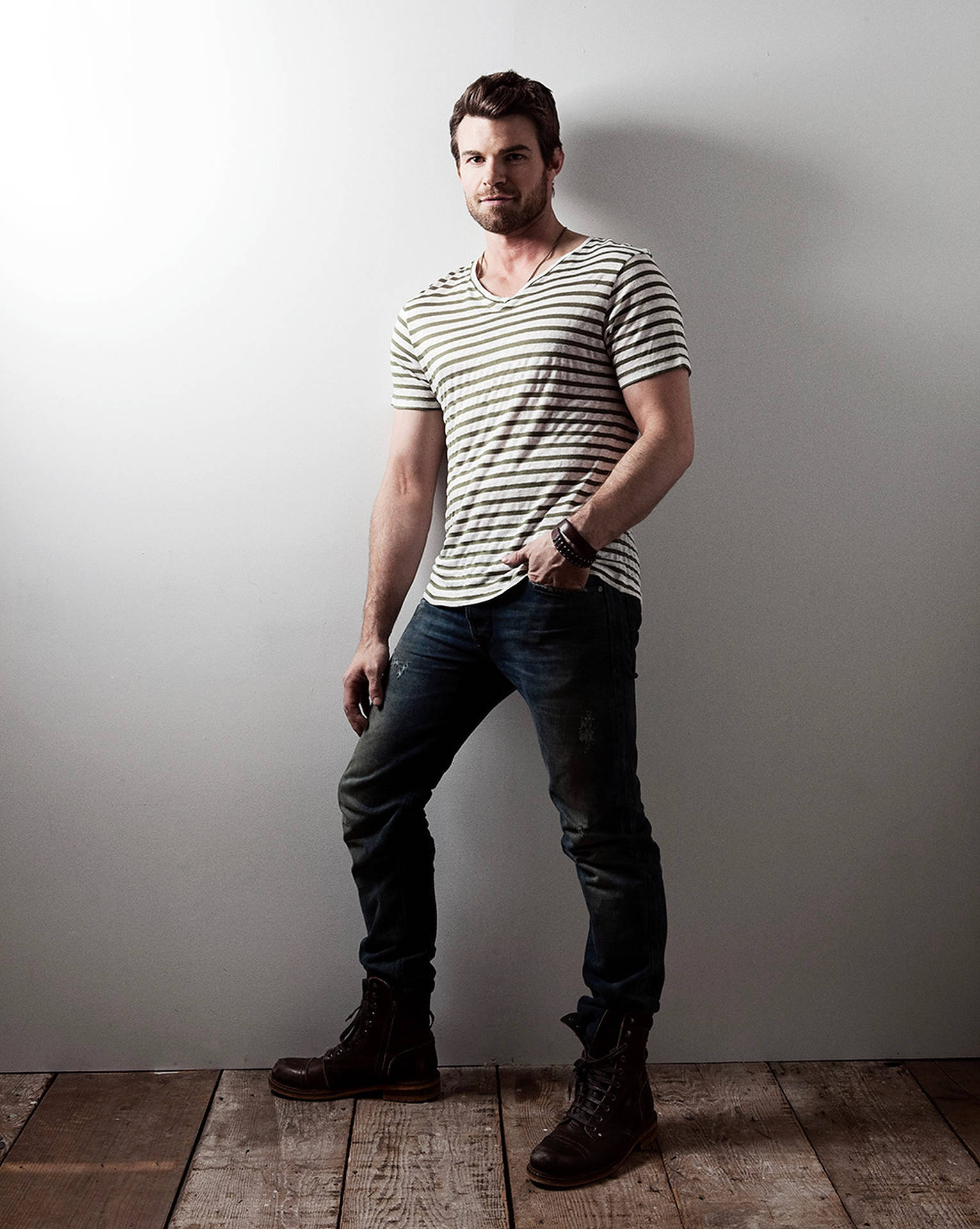 Daniel Gillies Outfit Background