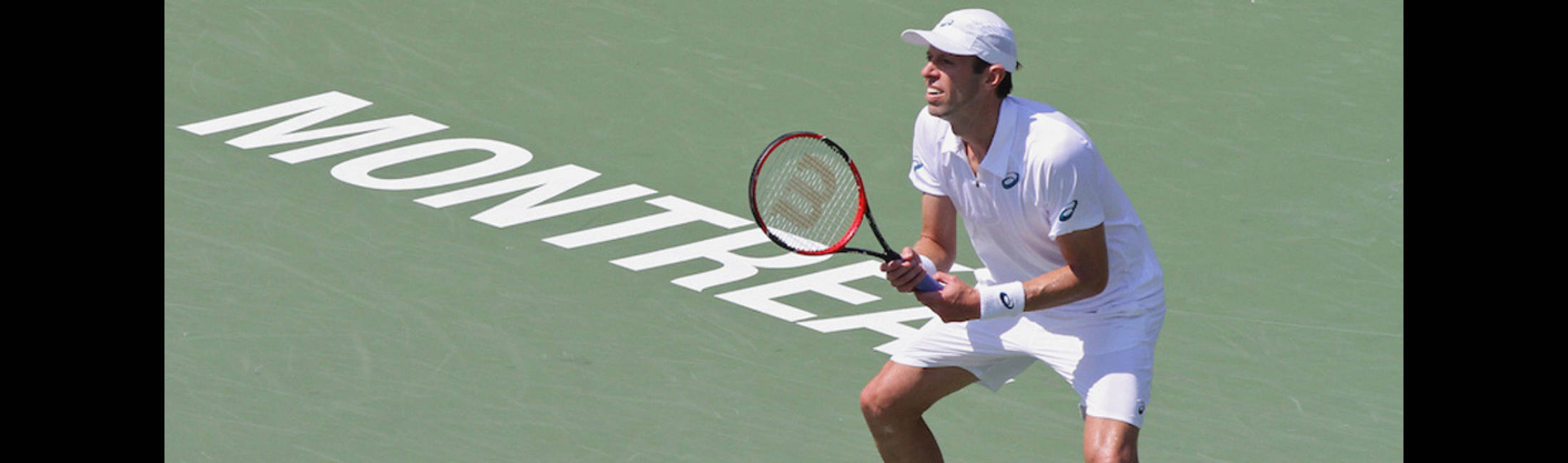 Daniel Nestor Squatting