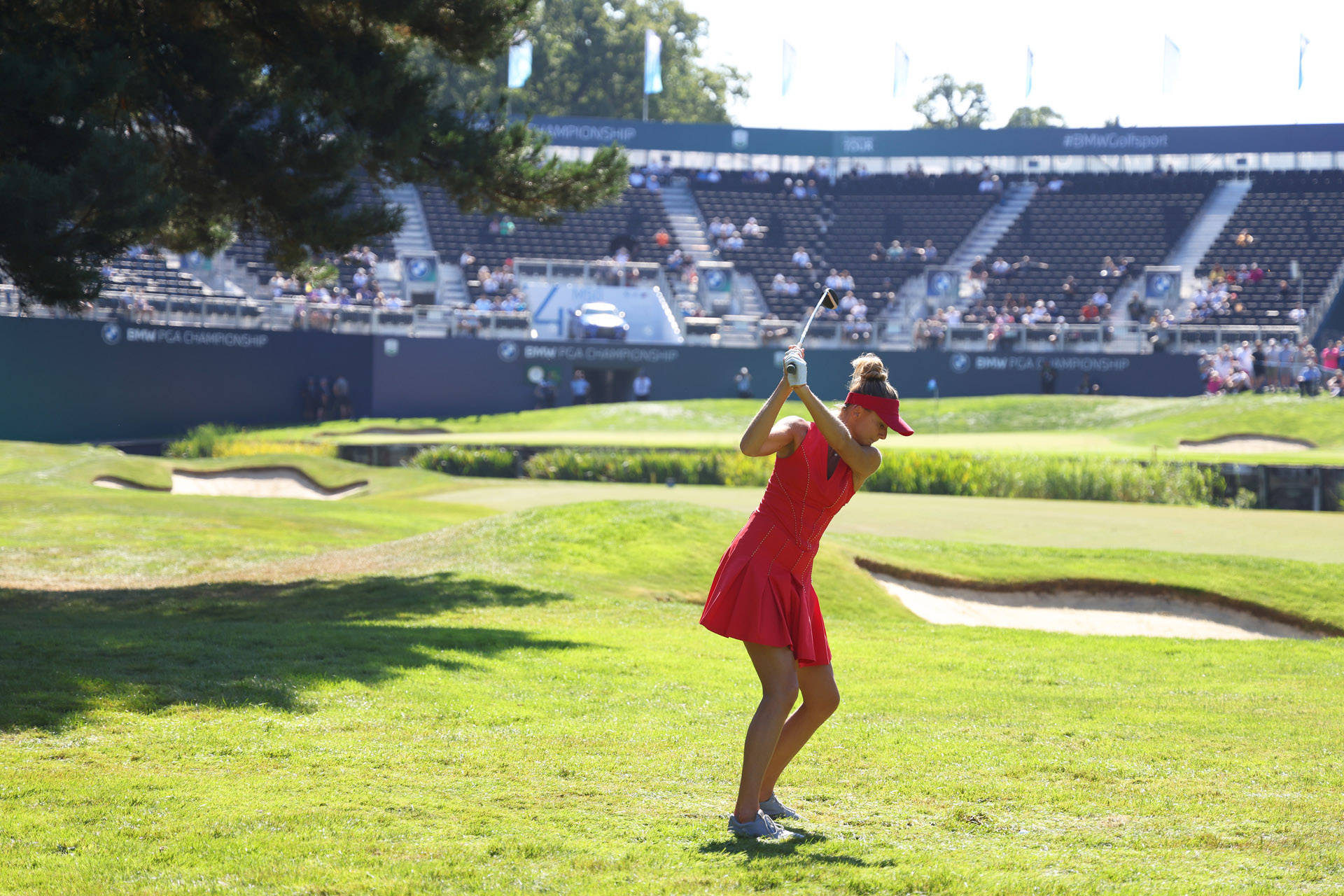 Daniela Hantuchova Playing Golf Background