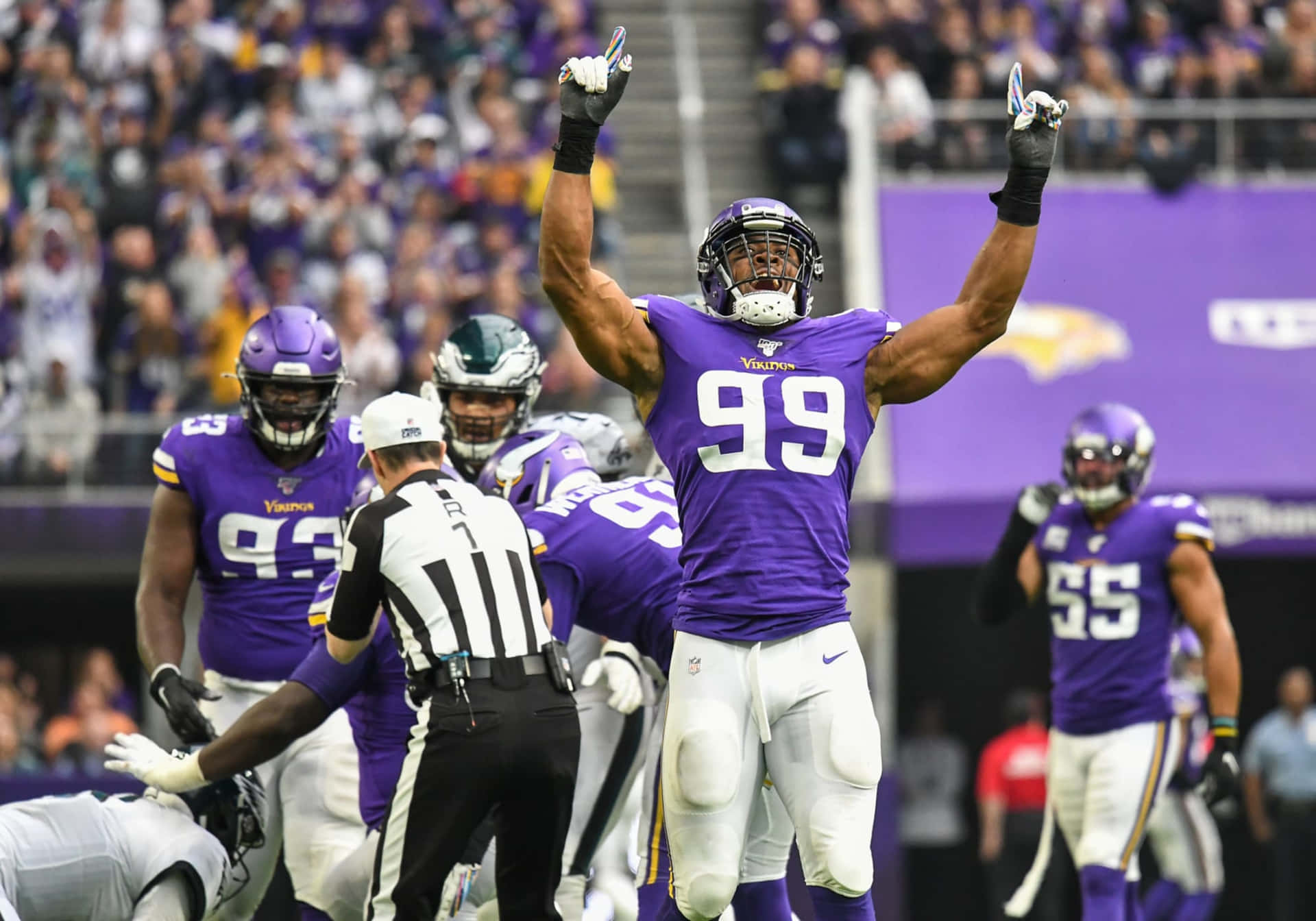Danielle Hunter Minnesota Vikings Celebrates Sack Background