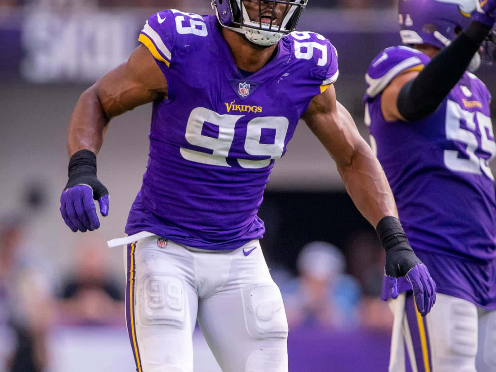 Danielle Hunter Minnesota Vikings In Action Background