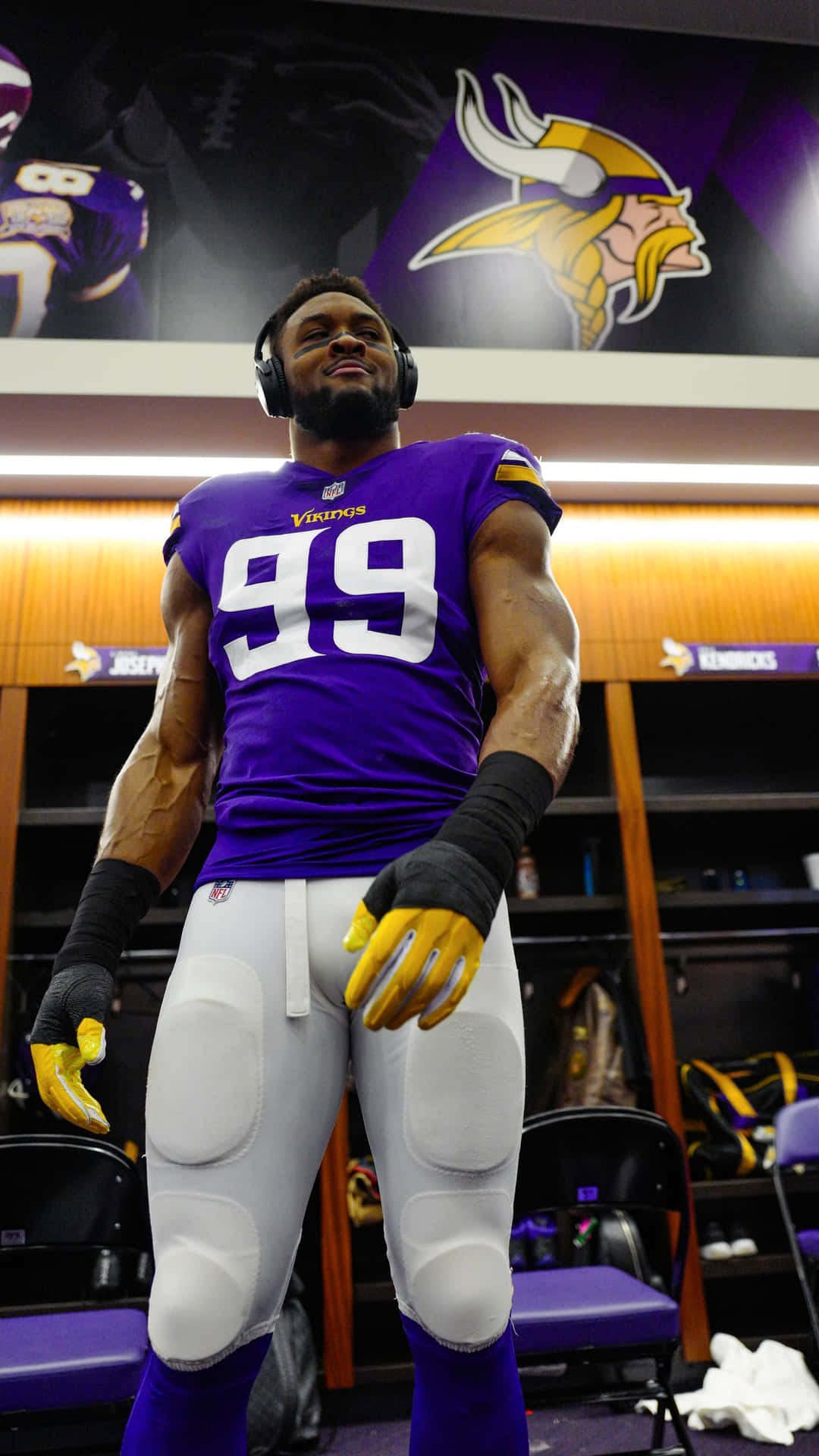 Danielle Hunter Minnesota Vikings Listening To Music Background