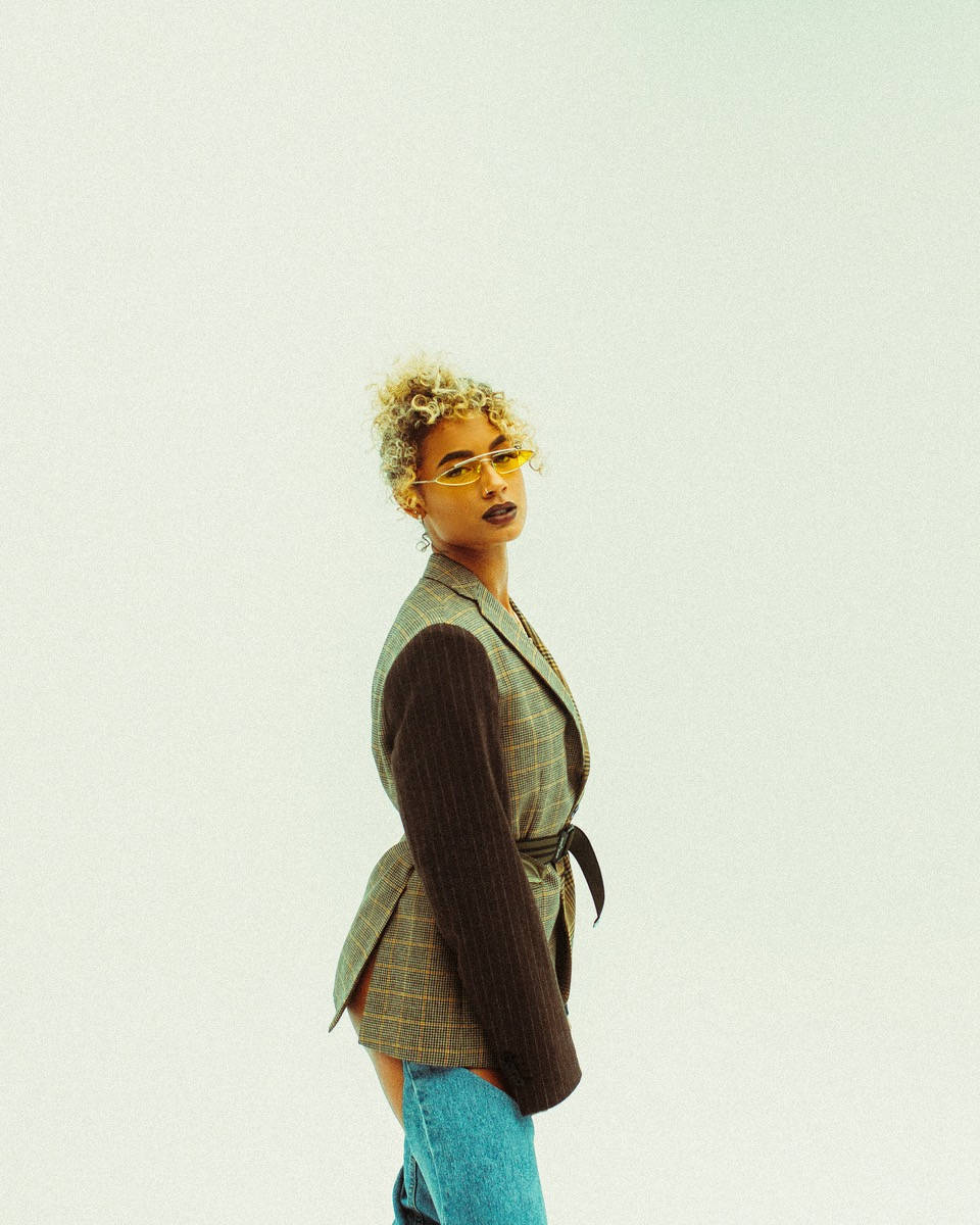 Danileigh Photoshoot Background