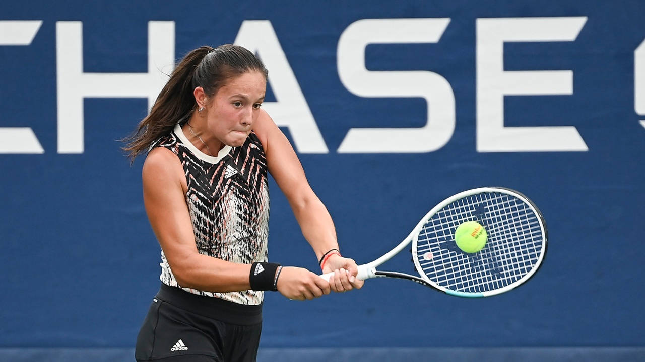 Daria Kasatkina Black And White Shirt Background