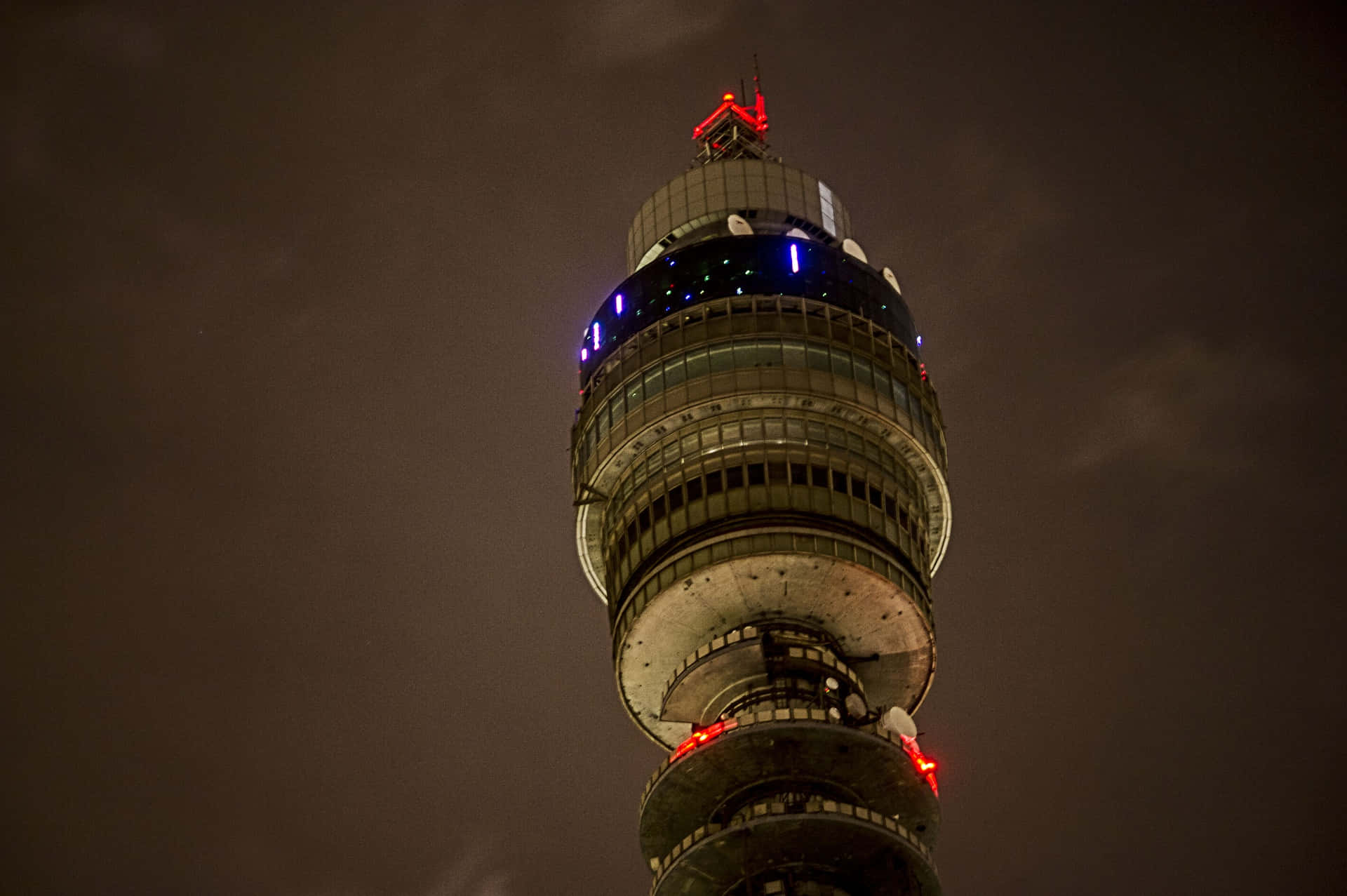 Dark Aesthetic Bt Tower At Night Background