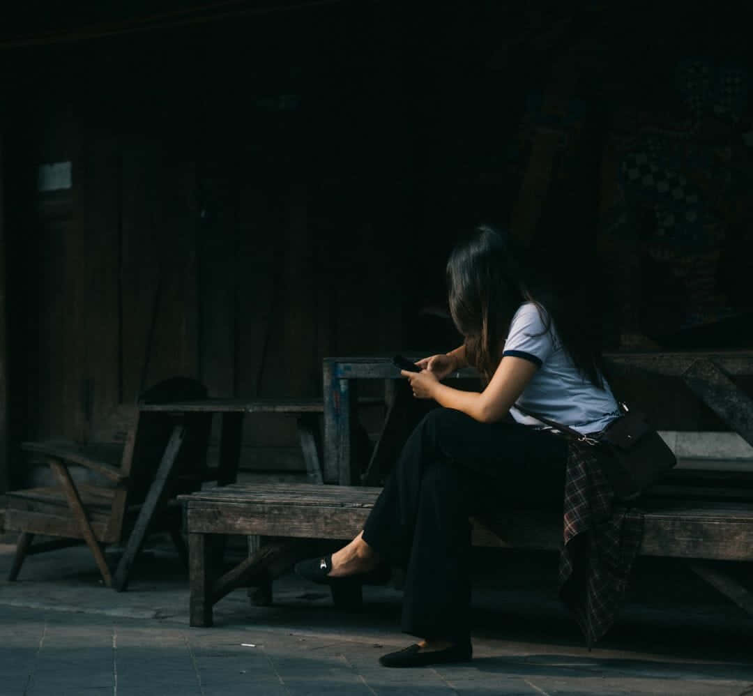 Dark Aesthetic Girl Sit Down Background