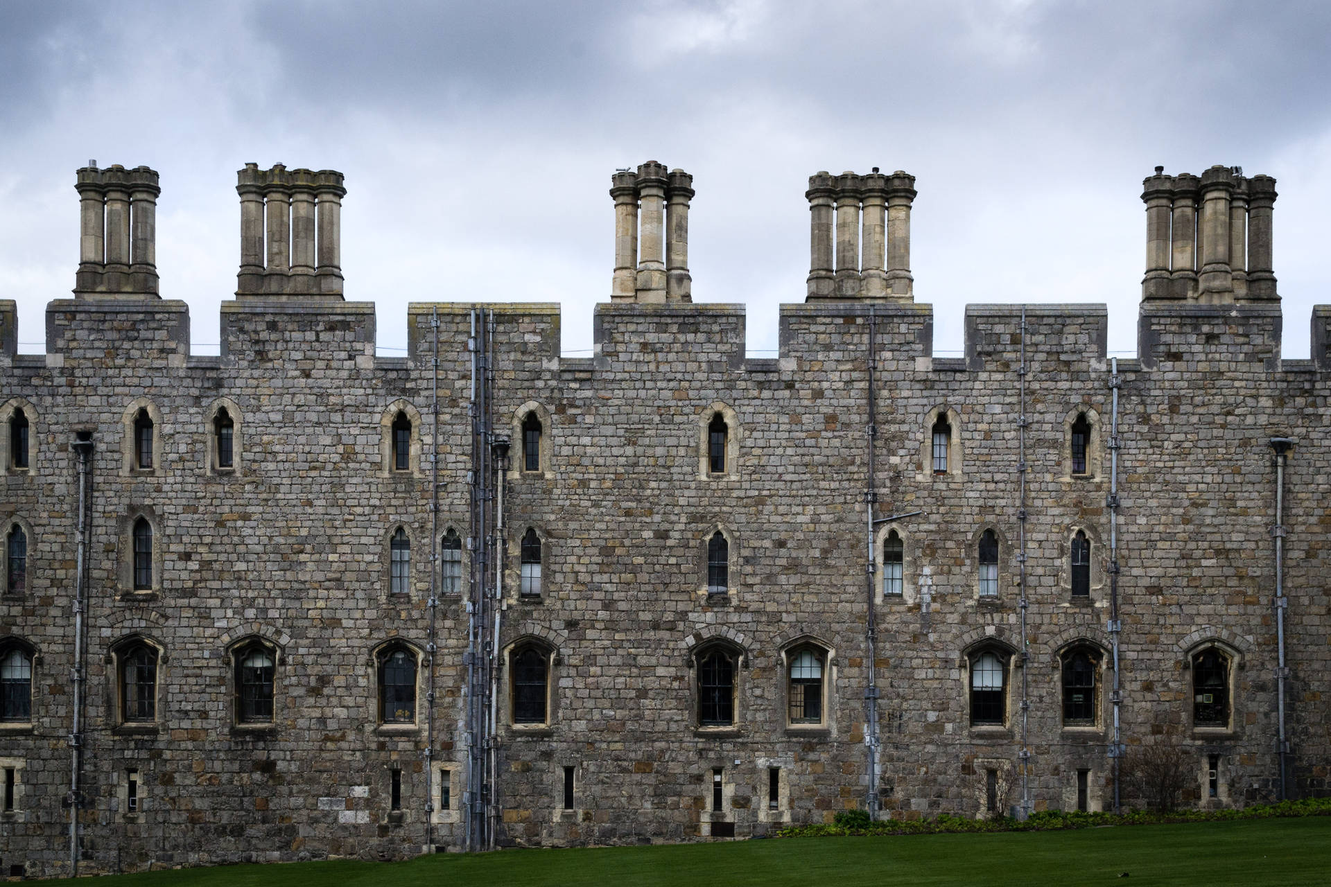 Dark Aesthetic Windsor Castle Walls Background