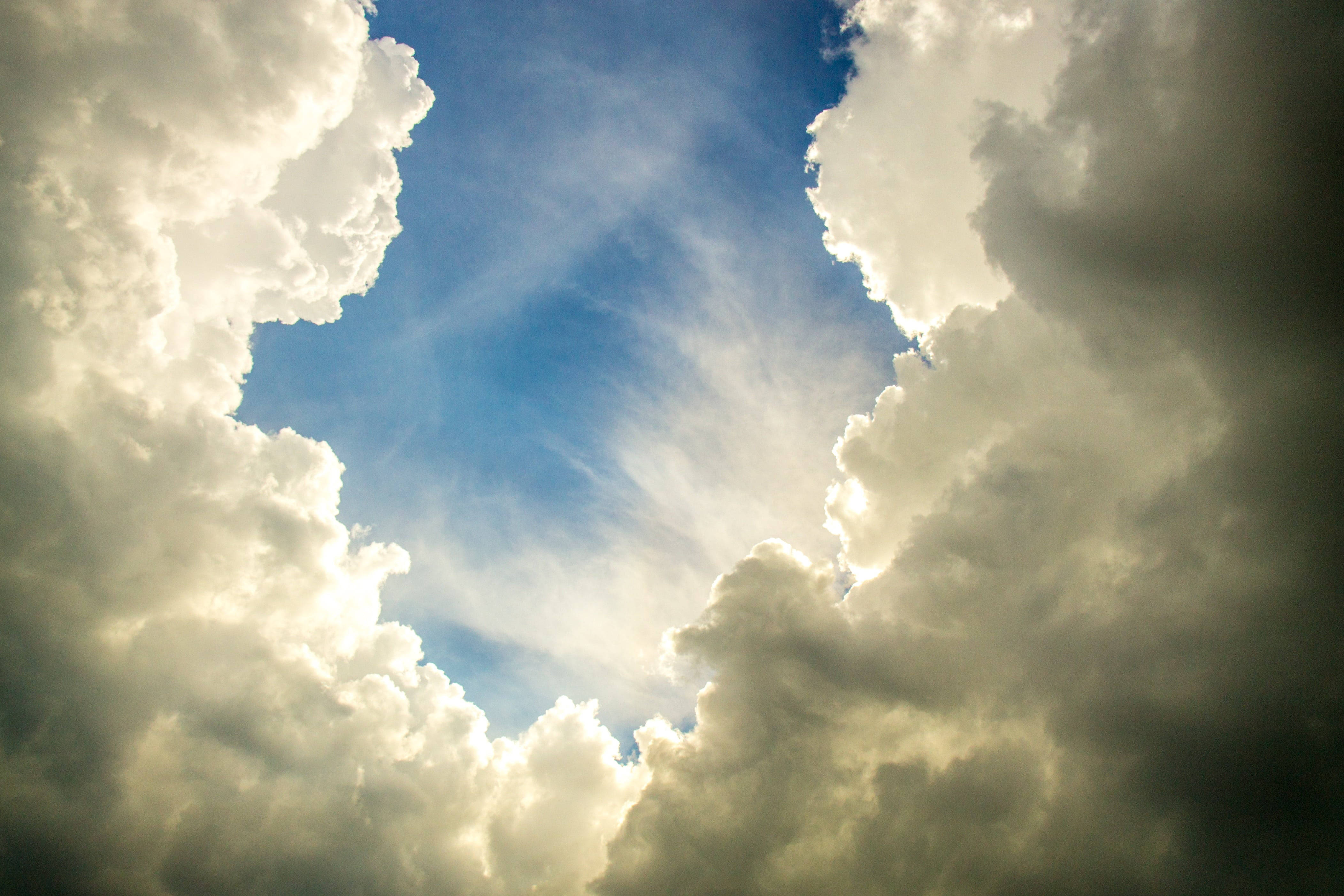 Dark And White High Resolution Clouds Background