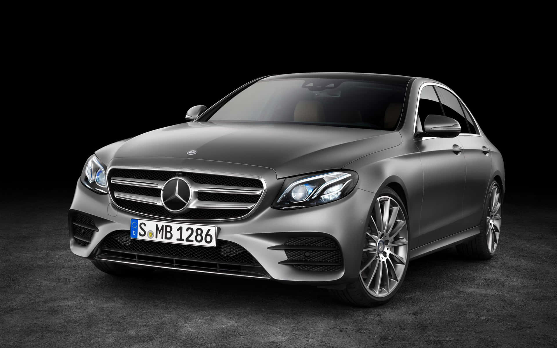 Dark Gray Mercedes Benz Clase E Background