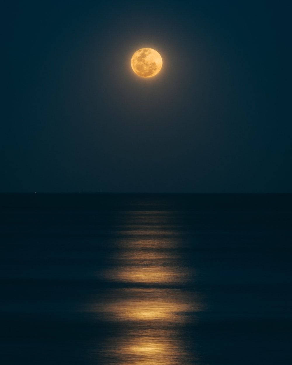 Dark Night And Tranquil Full Moon Background