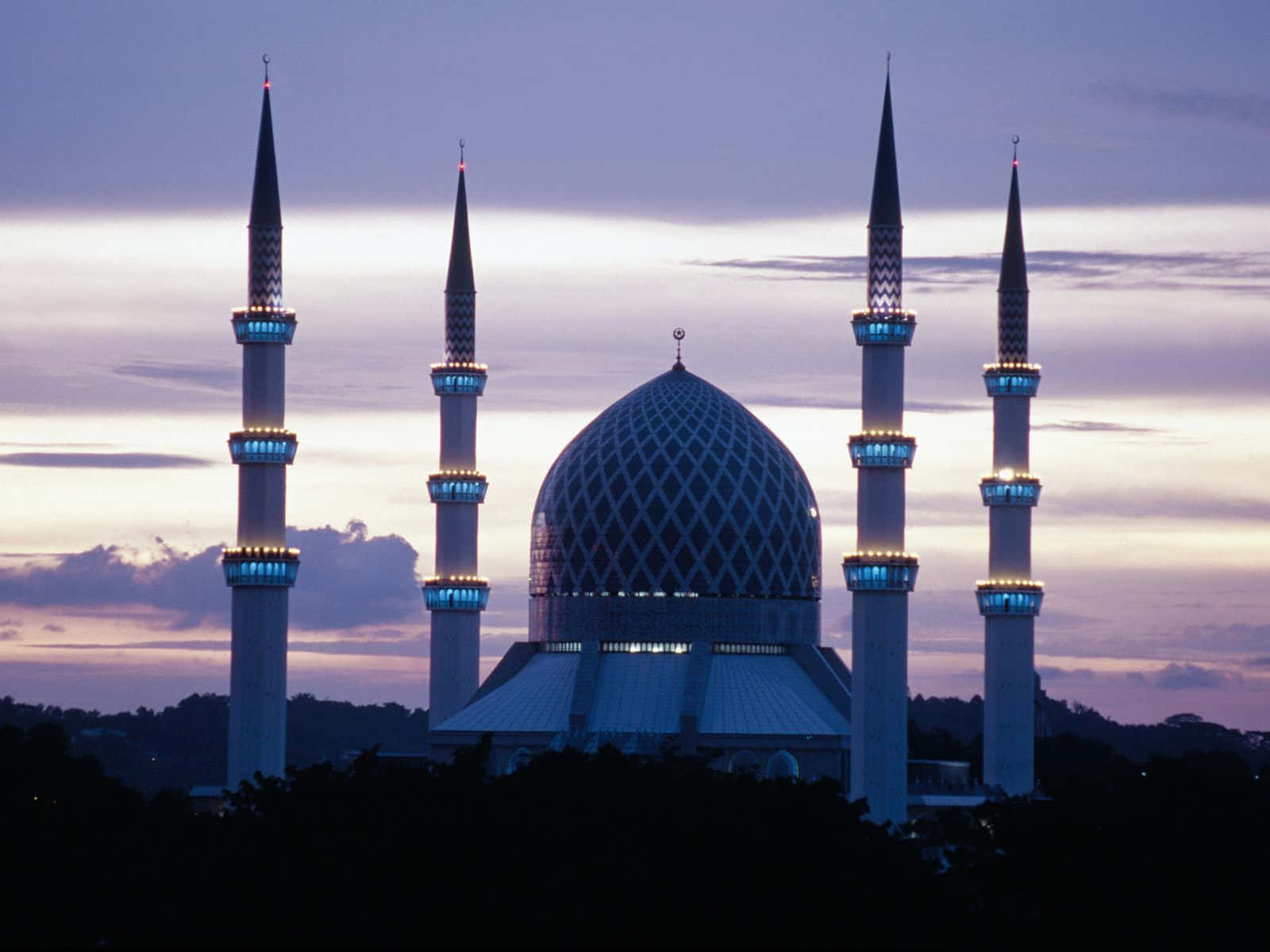Dark Period In Shah Mosque Background