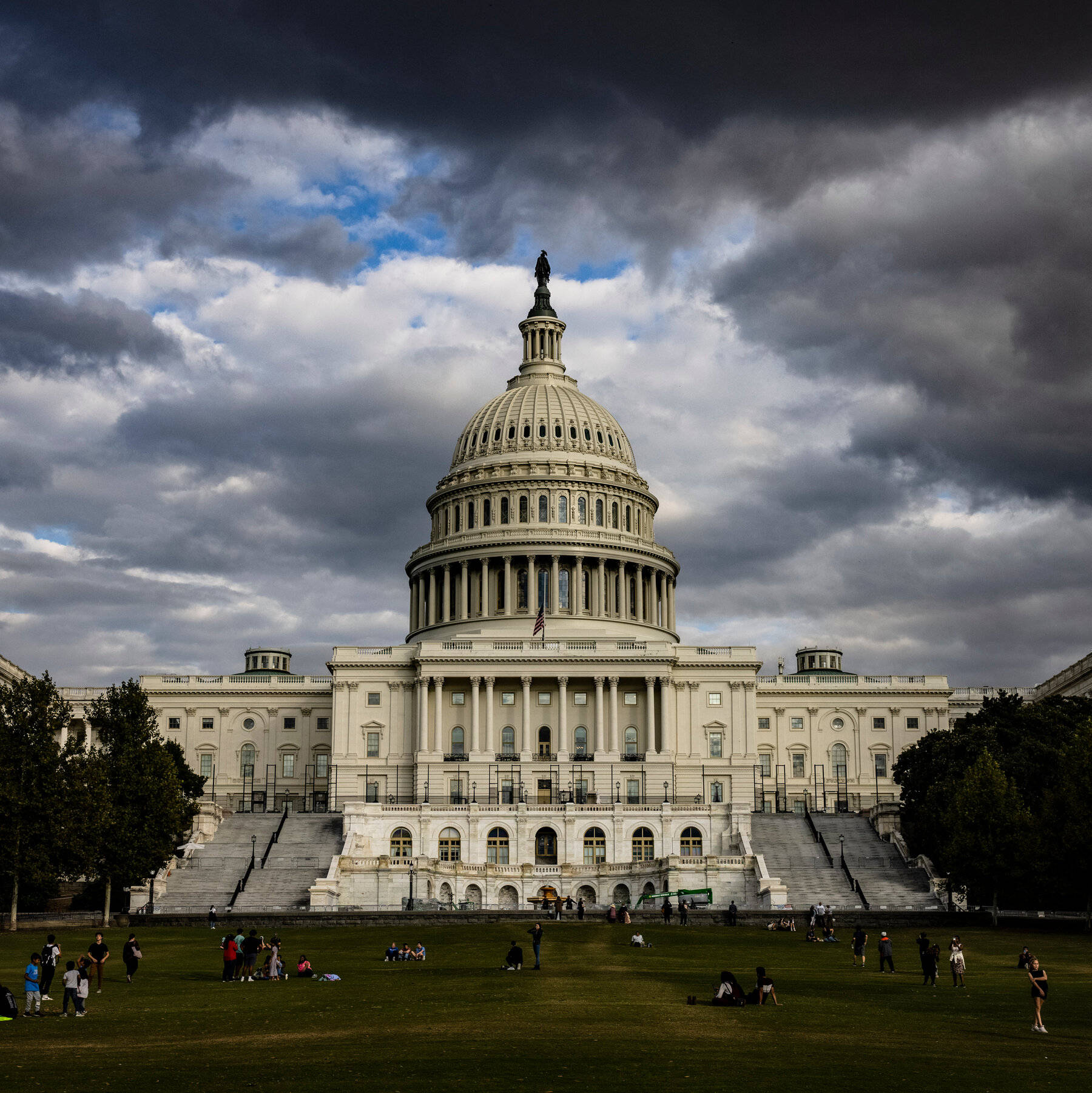 Dark Sky Capitol Hill Background