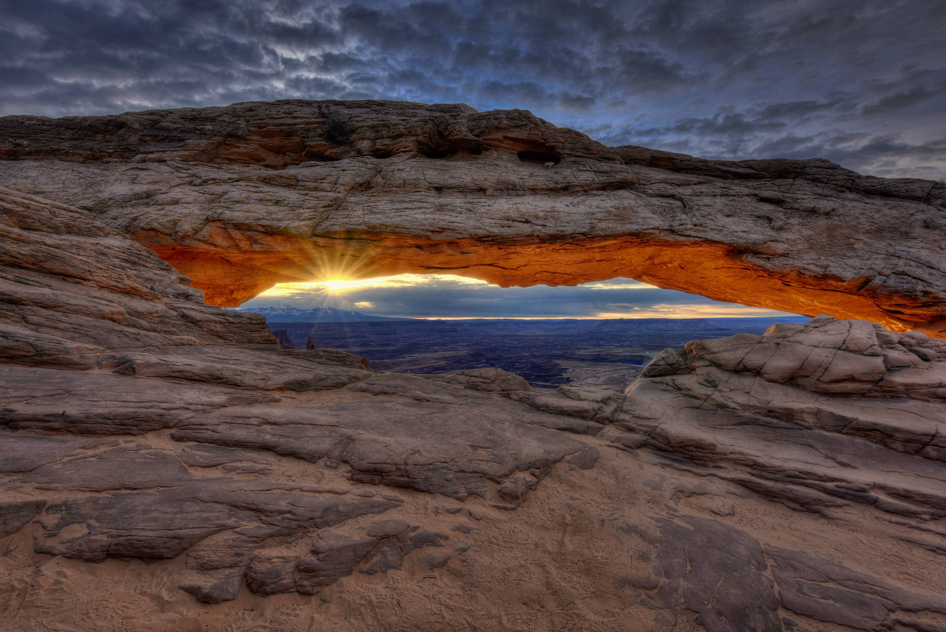 Dark Sky In Canyonlands National Park Background