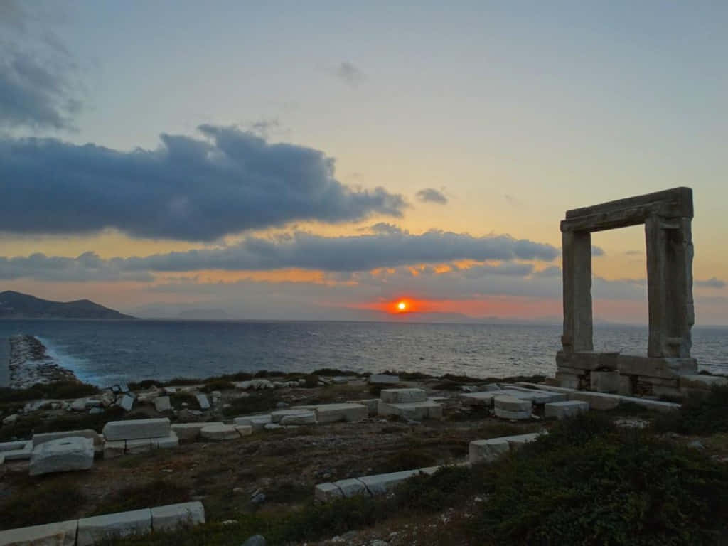 Dark Sky In Temple Of Apollo On The Island Of Naxos Background