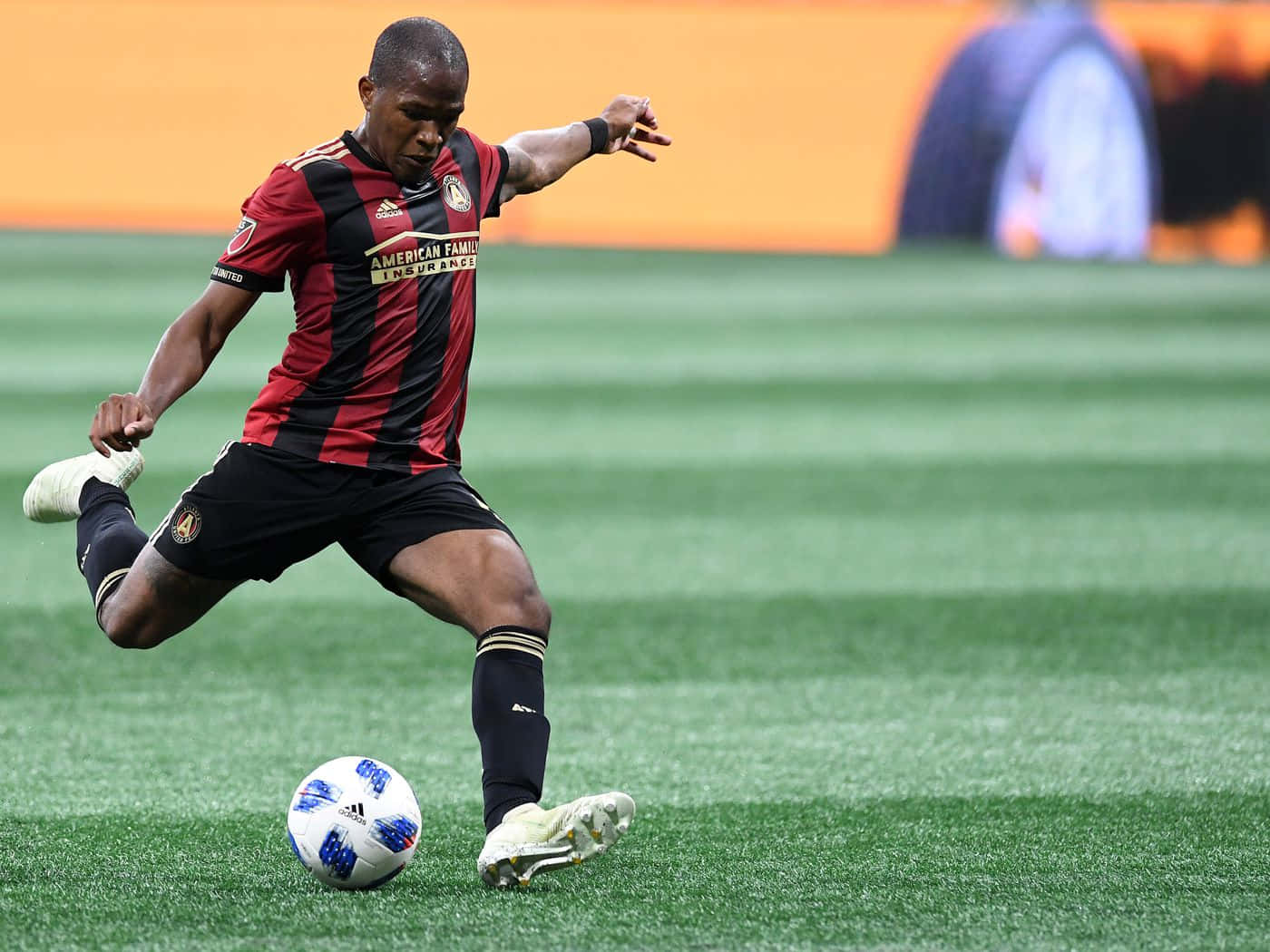 Darlington Nagbe Atlanta United Ball Kick Background