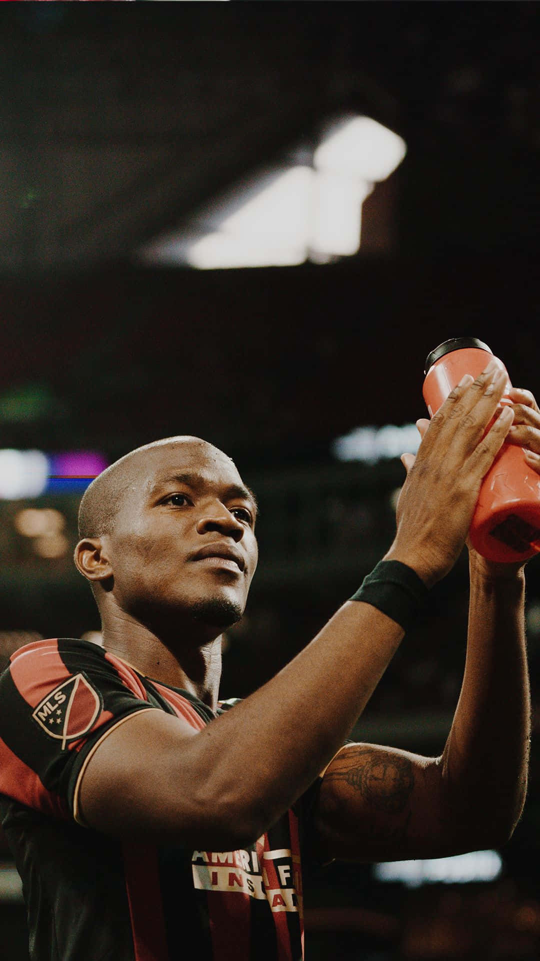 Darlington Nagbe Columbus Crew Water Bottle Background