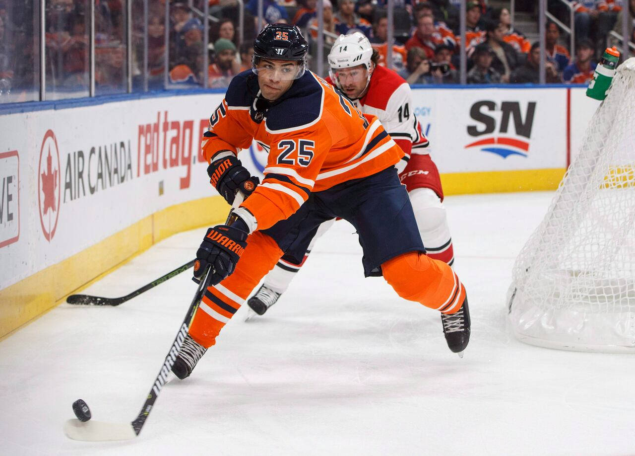 Darnell Nurse Against Philadelphia Flyers 2019 Background