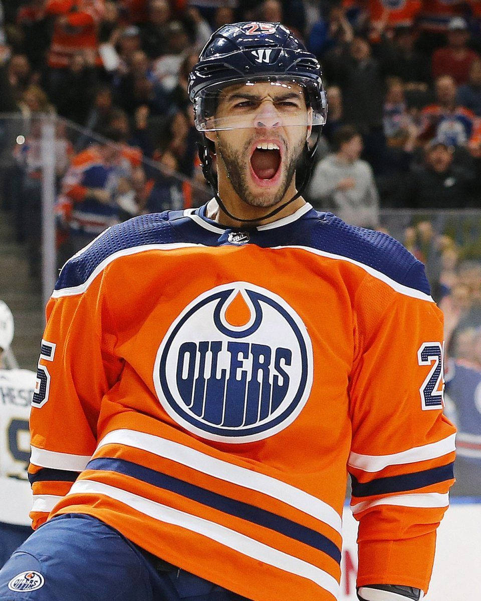 Darnell Nurse During Edmonton Against Philadelphia Flyers 2019 Background