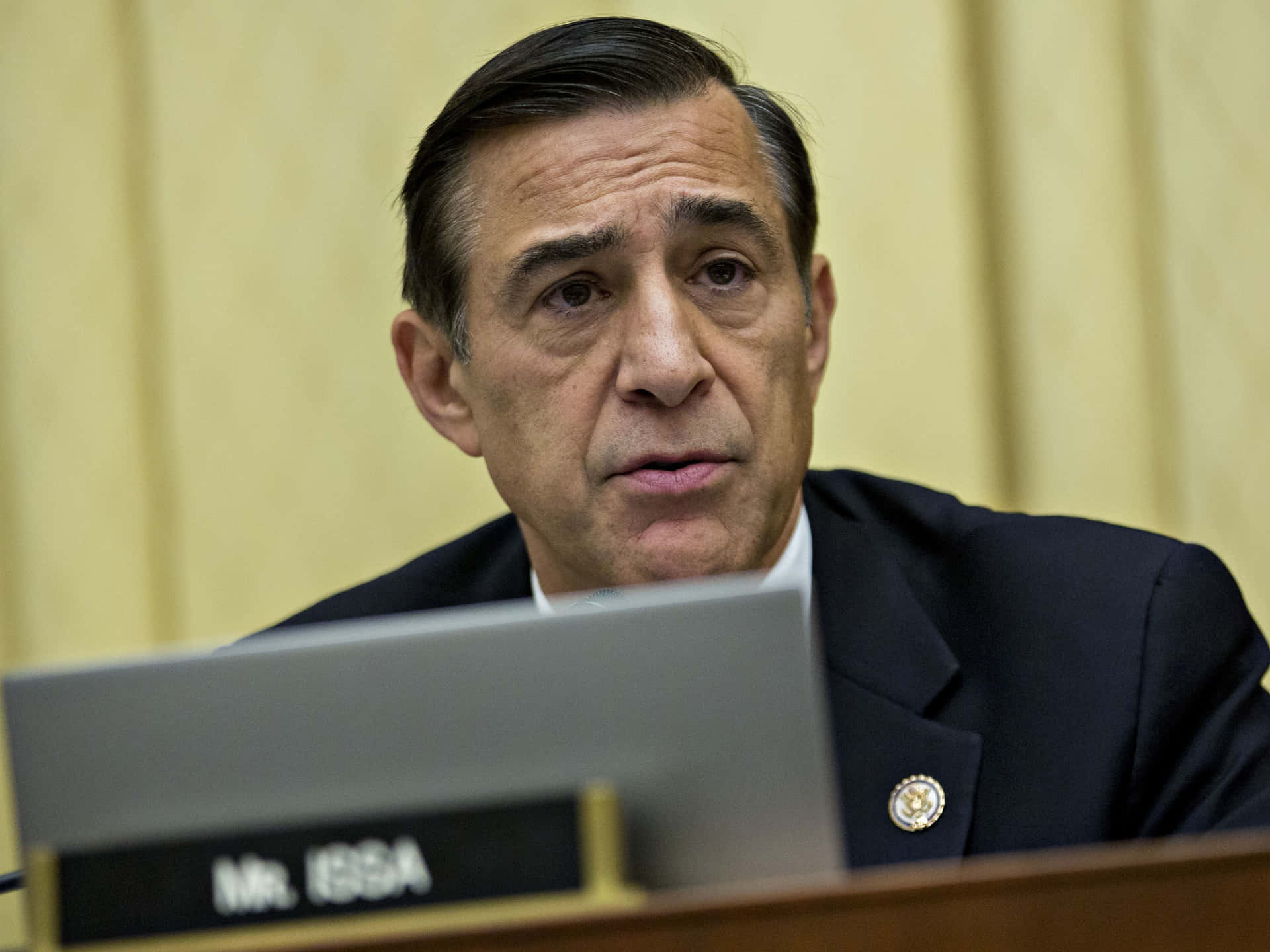 Darrell Issa Blurry Yellow Background
