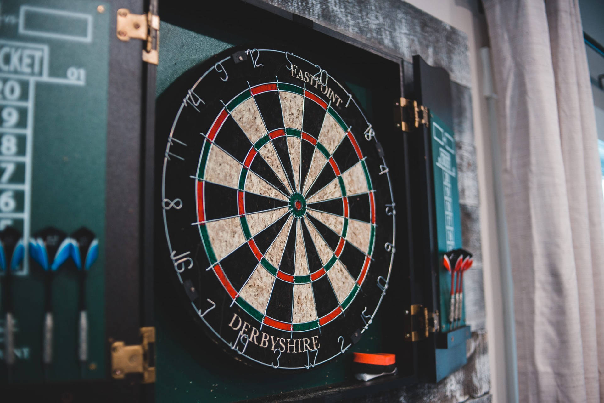 Darts Vintage Barrington Dartboard Cabinet Background