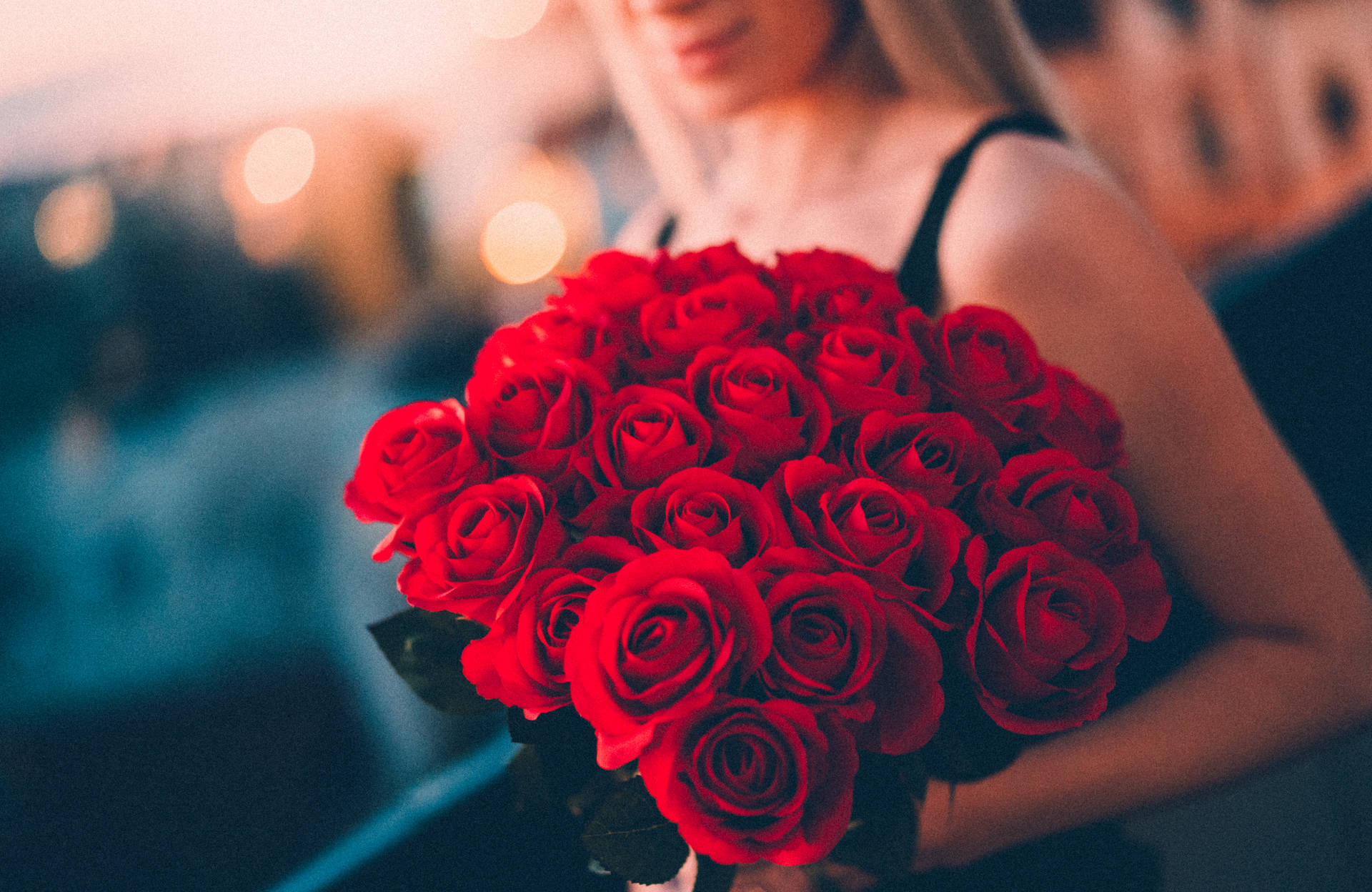 Date Roses Red Screen Background