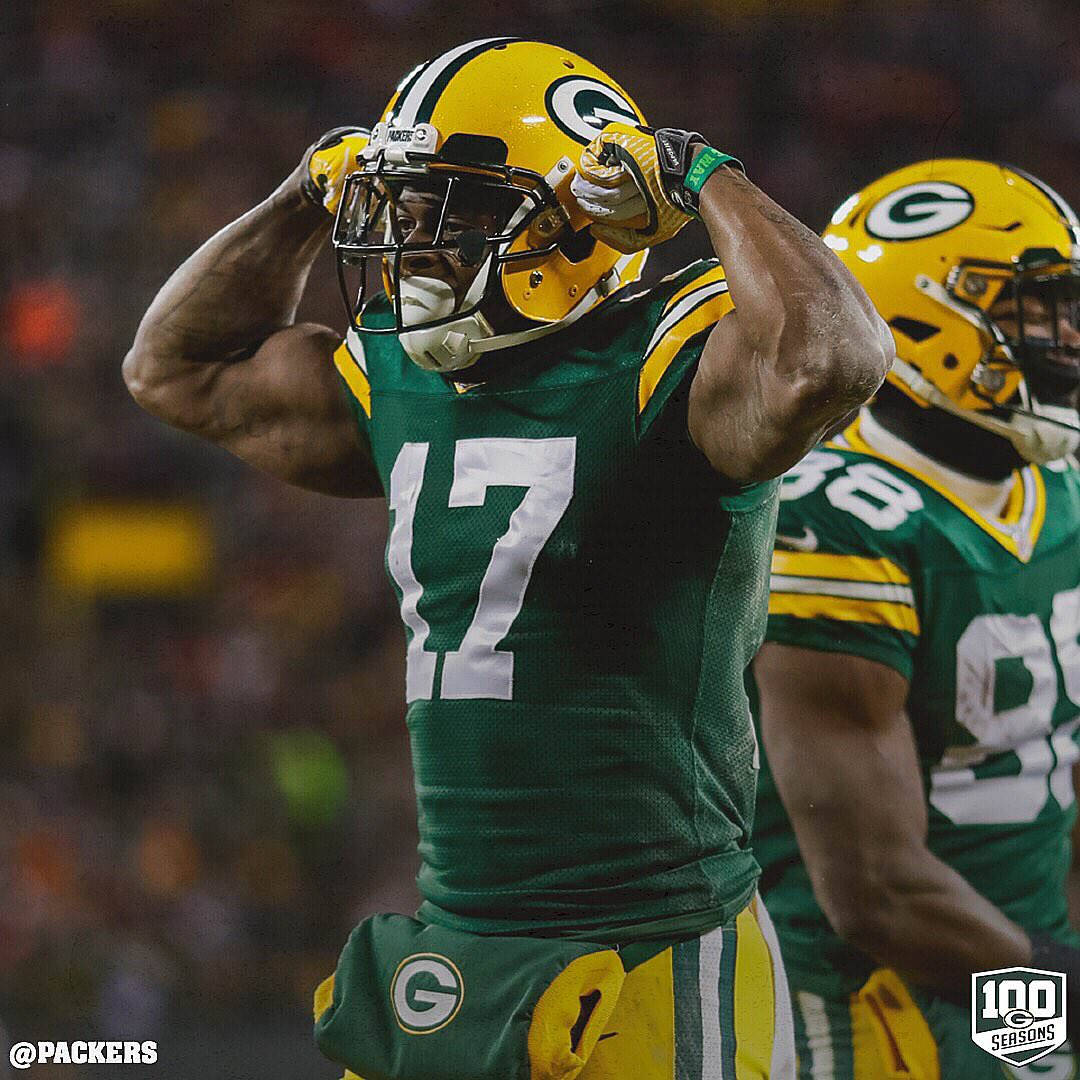 Davante Adams Muscle Pose Background