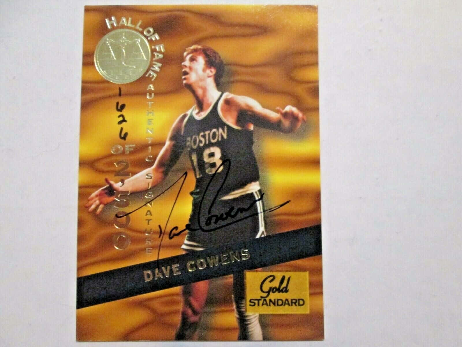 Dave Cowens Signed Collectible Background