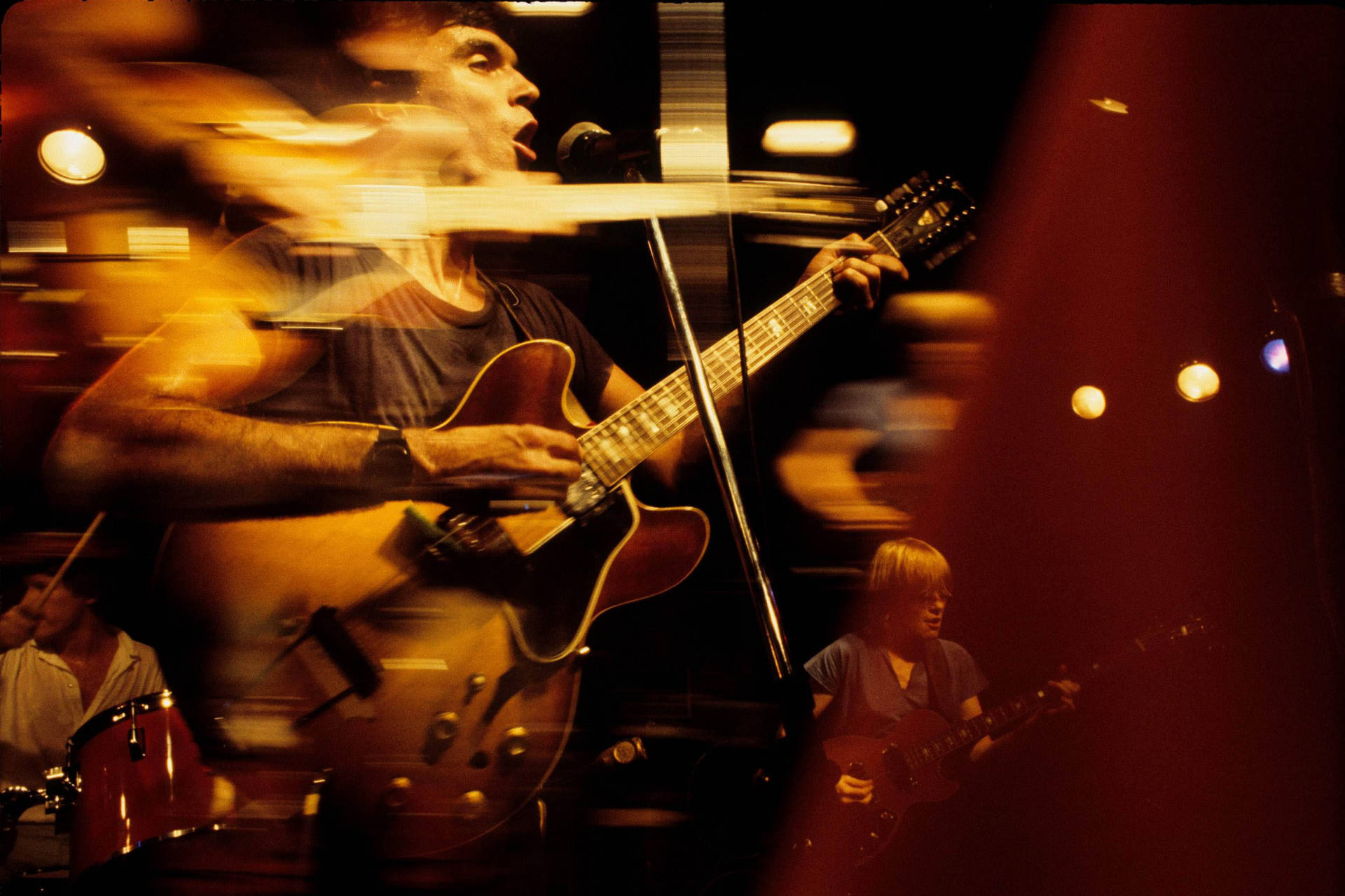 David Byrne Talking Heads Blurred Photography Background