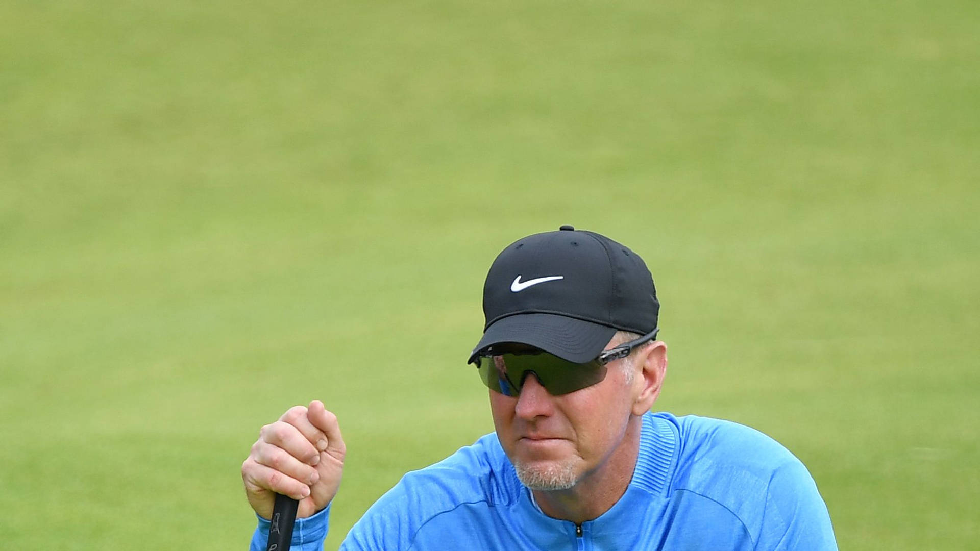 David Duval In Blue Golf Sweater Background