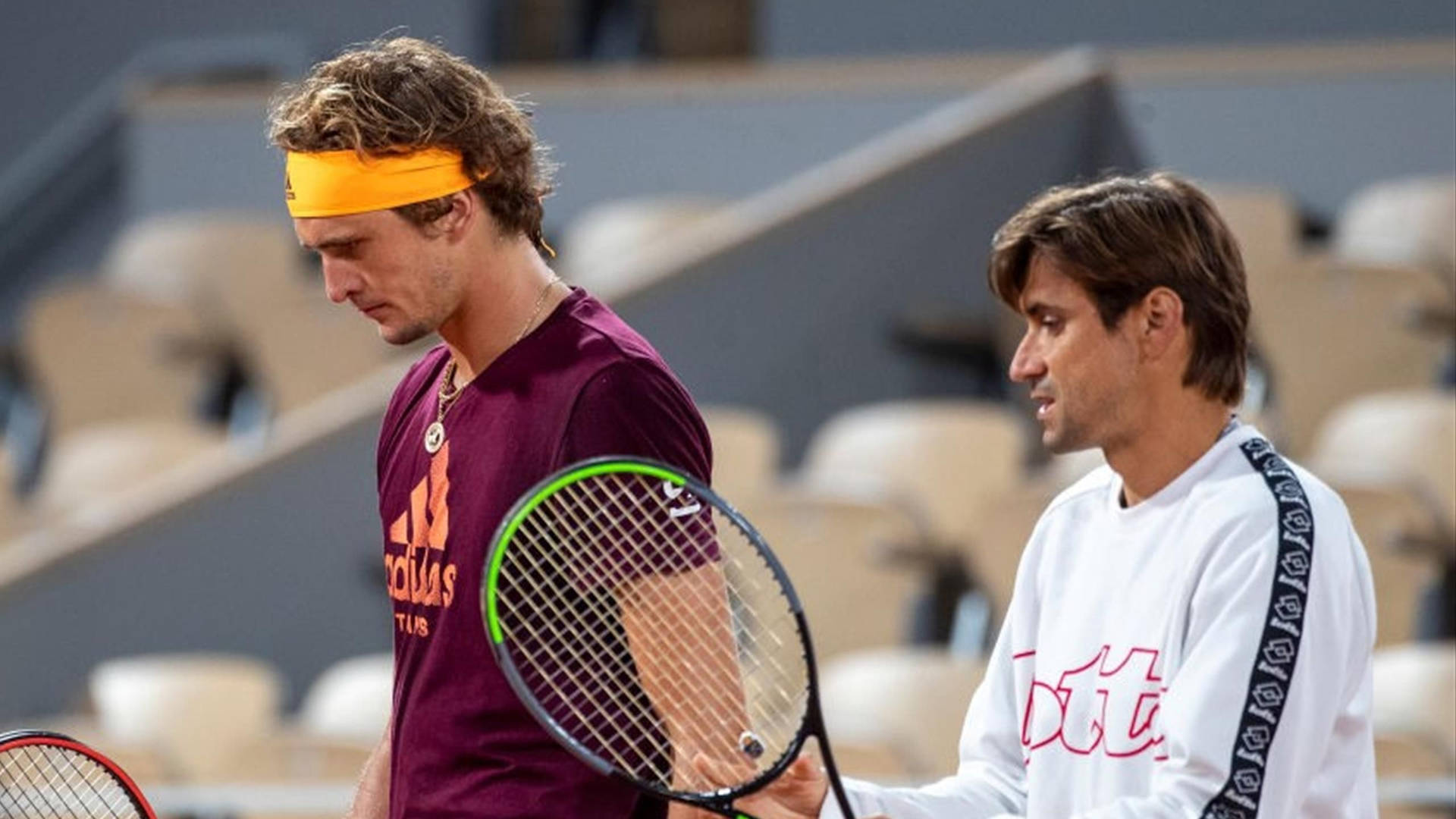 David Ferrer Competes Against Alex Zverev In A Tenacious Tennis Match Background