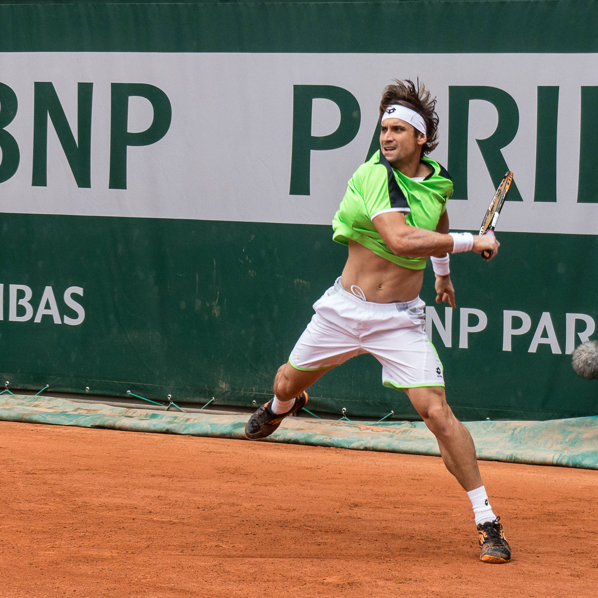 David Ferrer Shirt Up Background