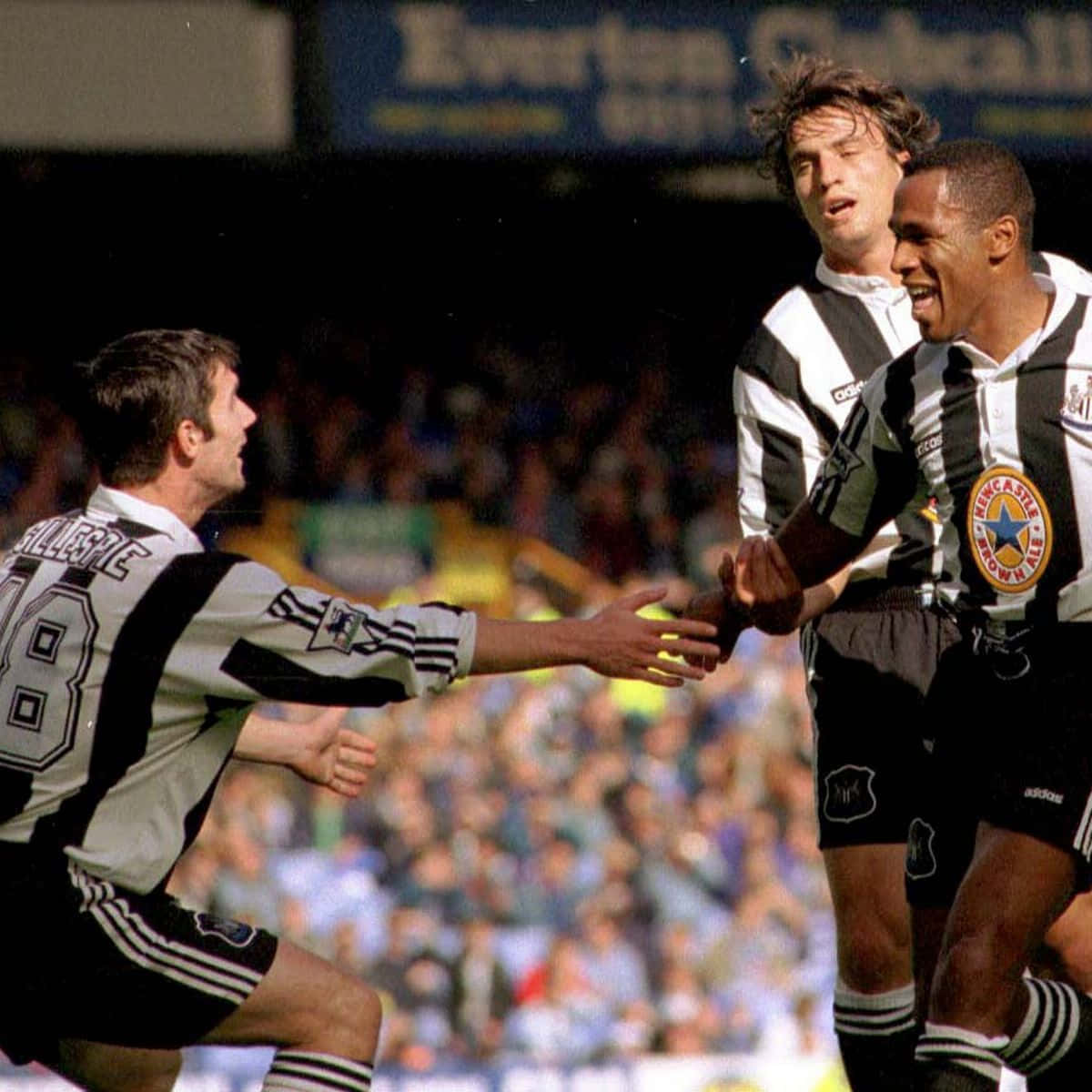 David Ginola Les Ferdinand Alan Shearer Football Players Background