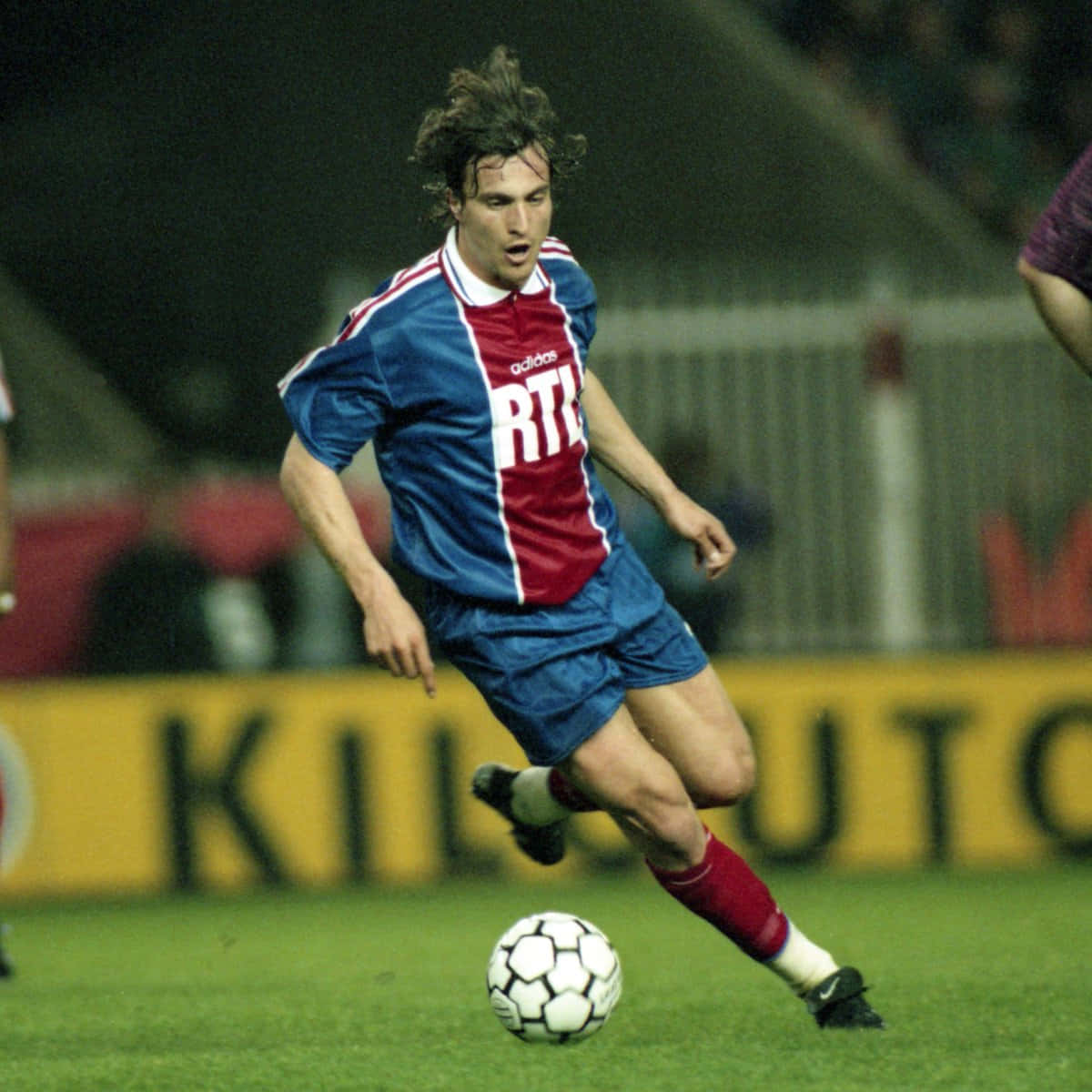 David Ginola Paris Saint-germain Fc Background