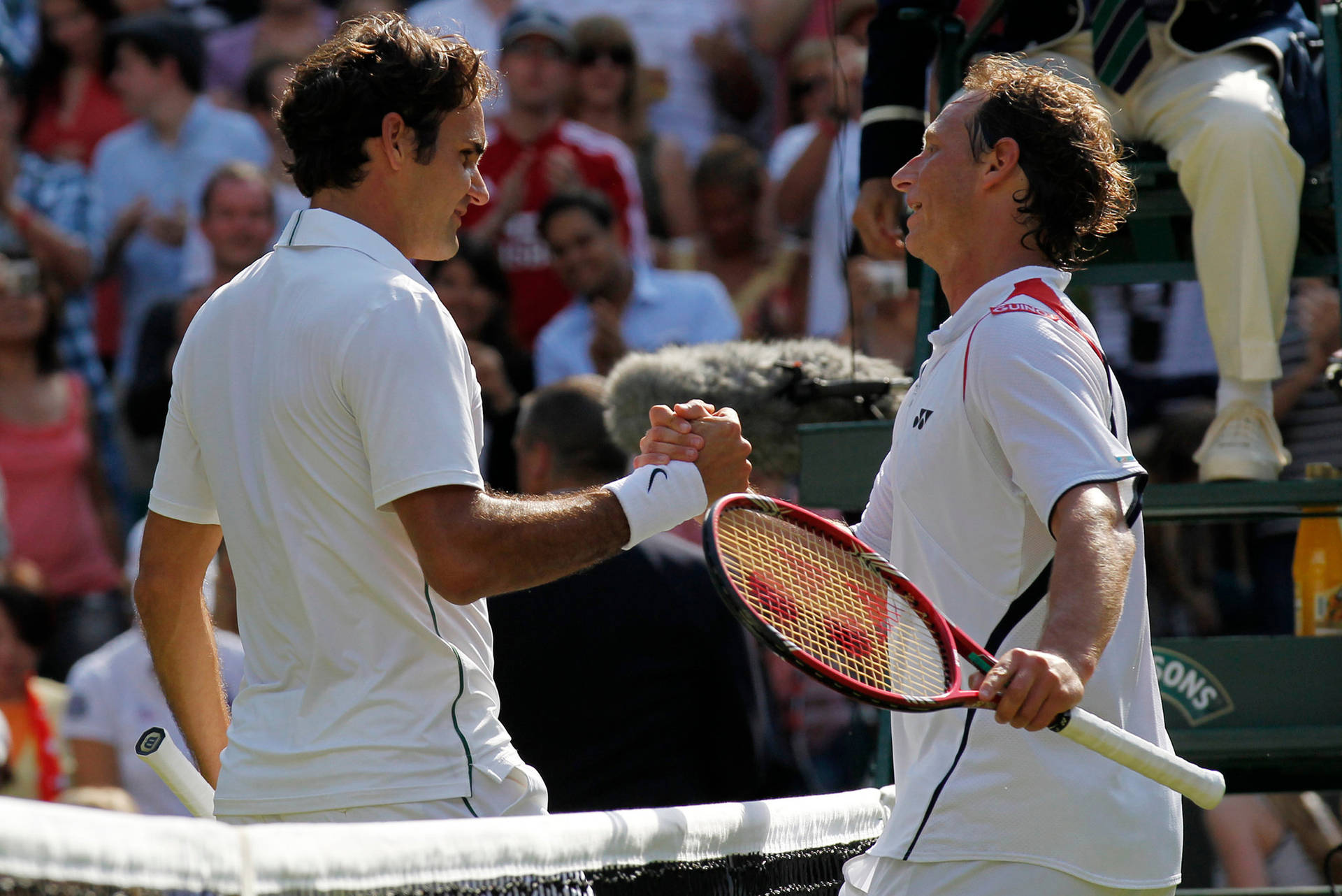 David Nalbandian Shaking Hands With Opponent