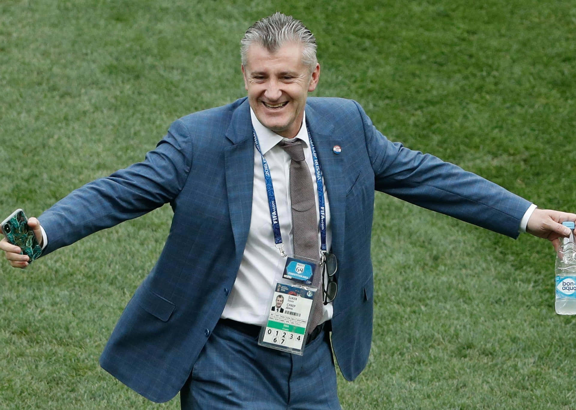 Davor Suker: A Legend Of Football In Action Background