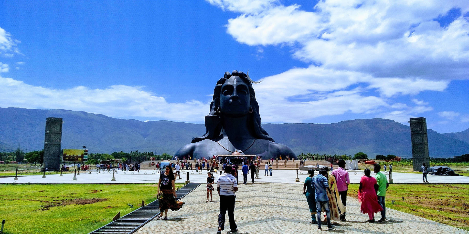 Daytime Crowd Of The Adiyogi Shiva