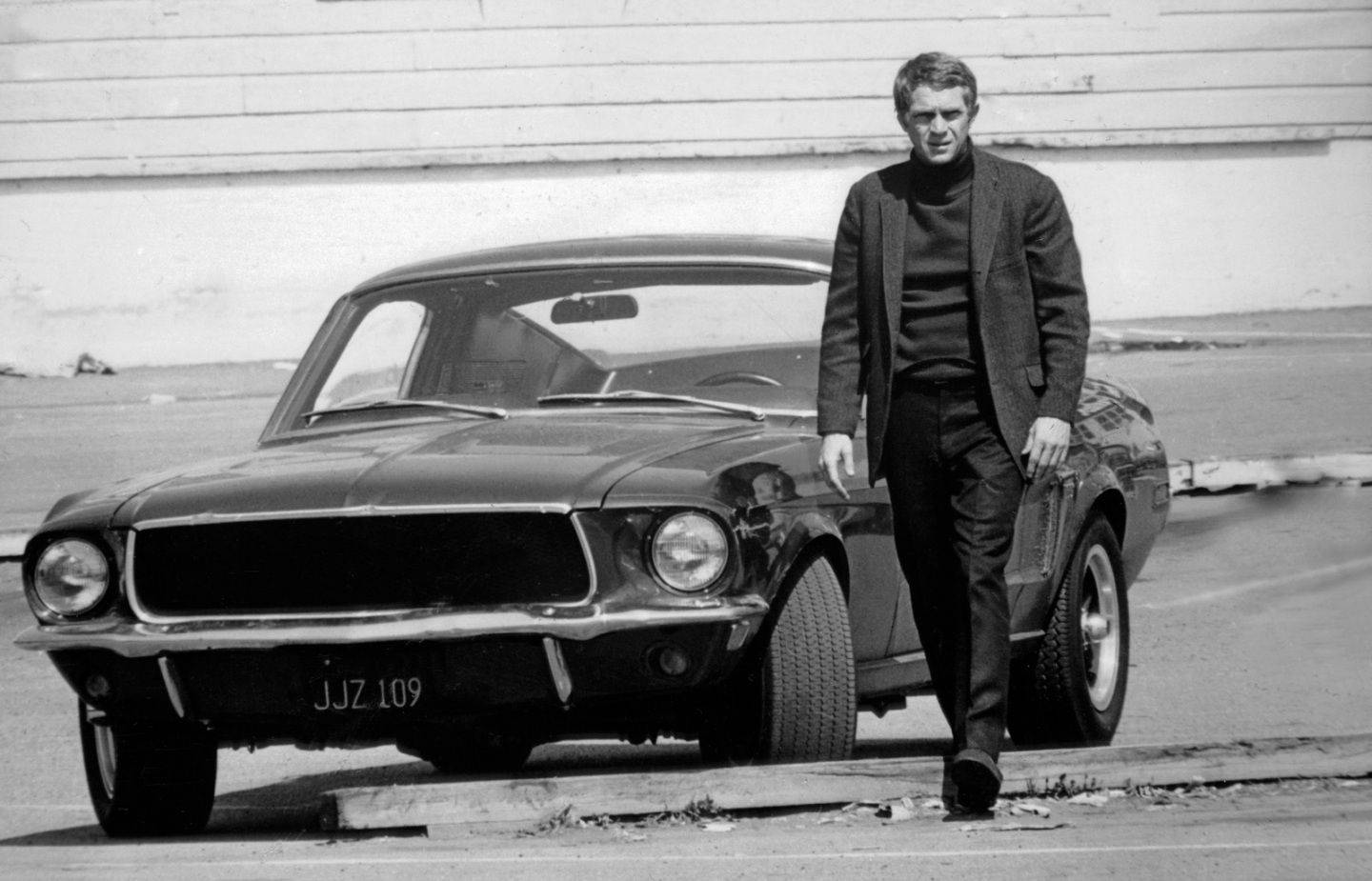 Dazzling American Actor Steve Mcqueen As Bullitt Background