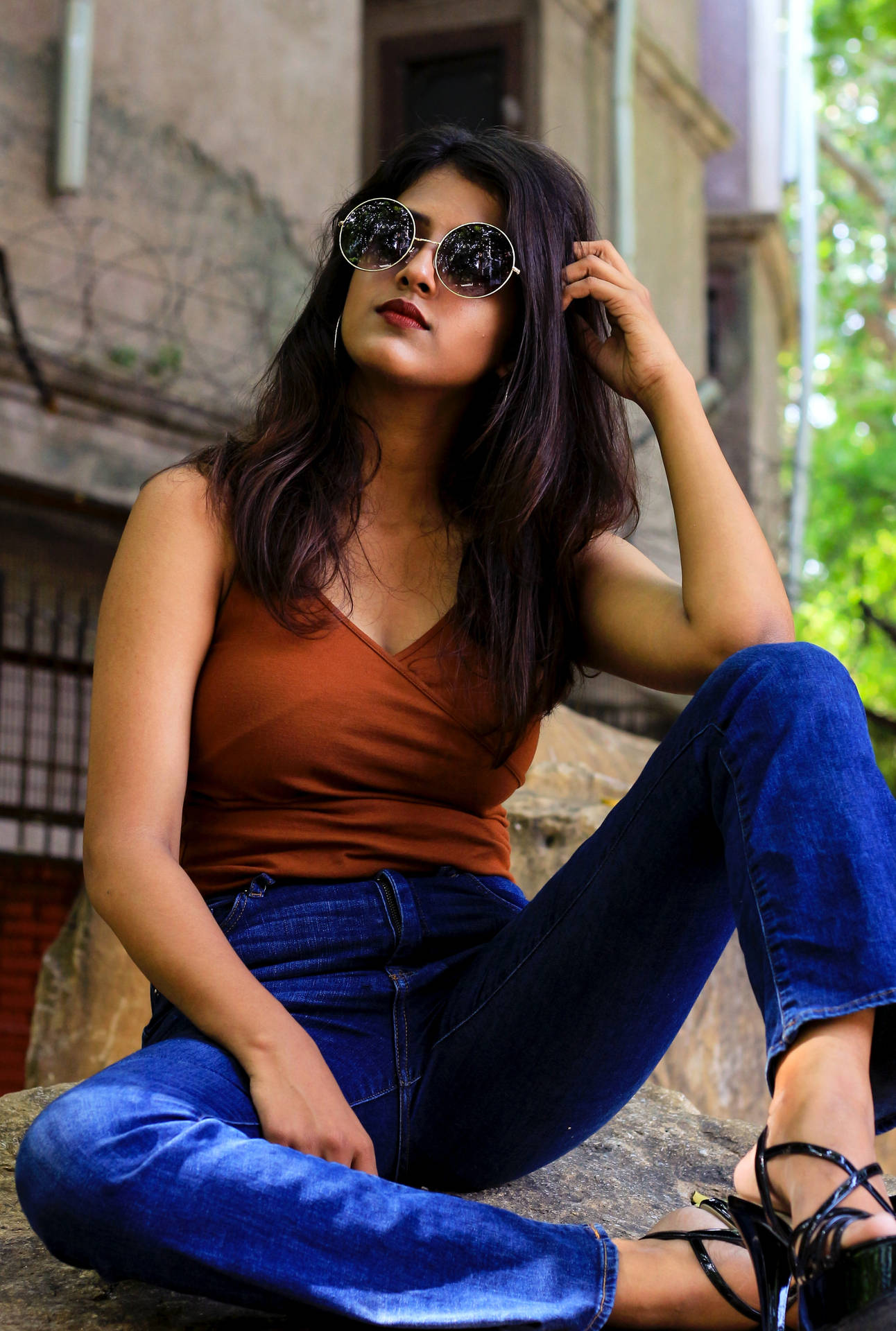 Dazzling In Dark Blue - Stylish Woman In Denim Jeans Background