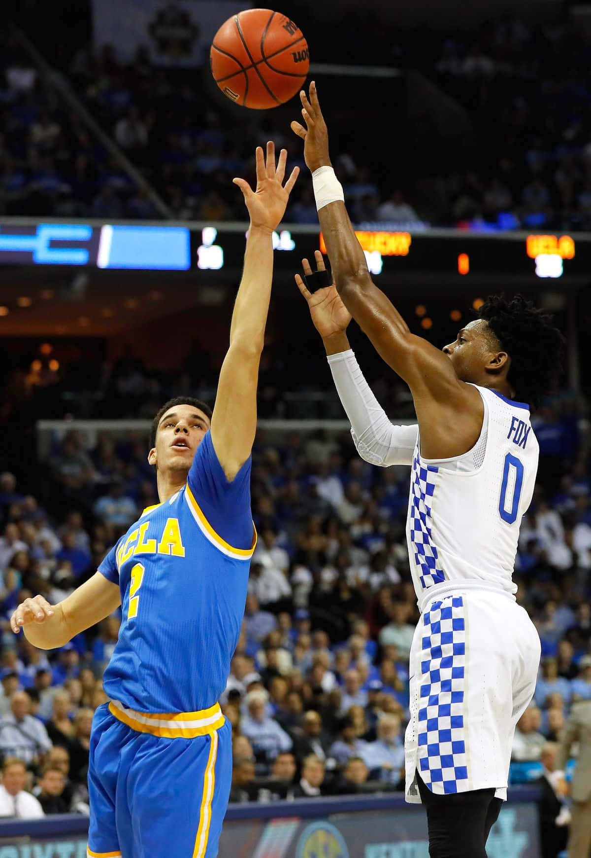De'aaron Fox Against Lonzo Ball Background