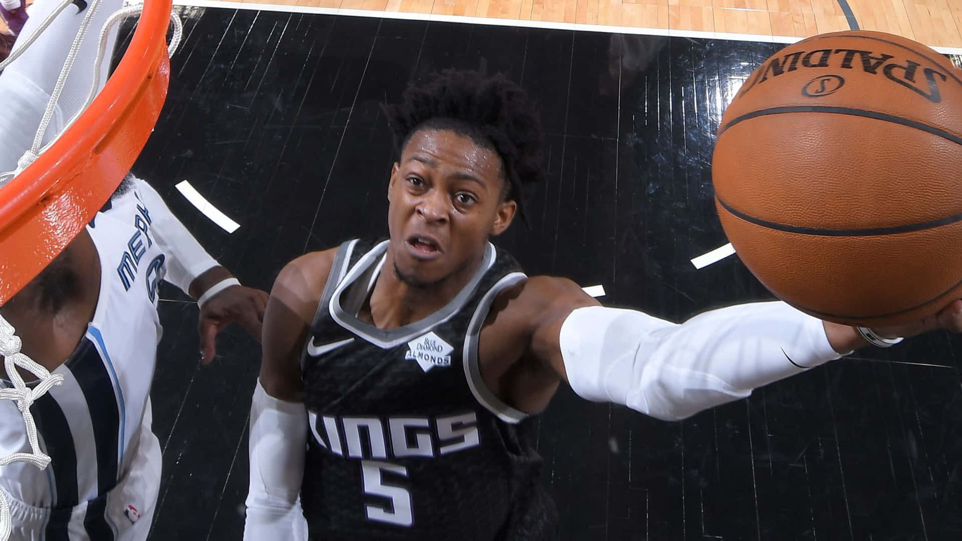 De'aaron Fox Layup Background