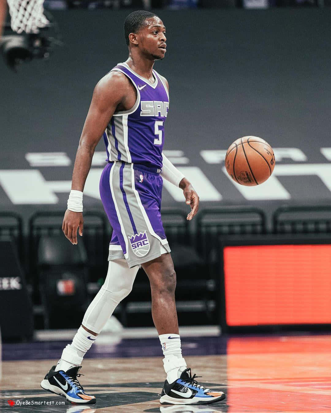 De'aaron Fox Nba Player Background