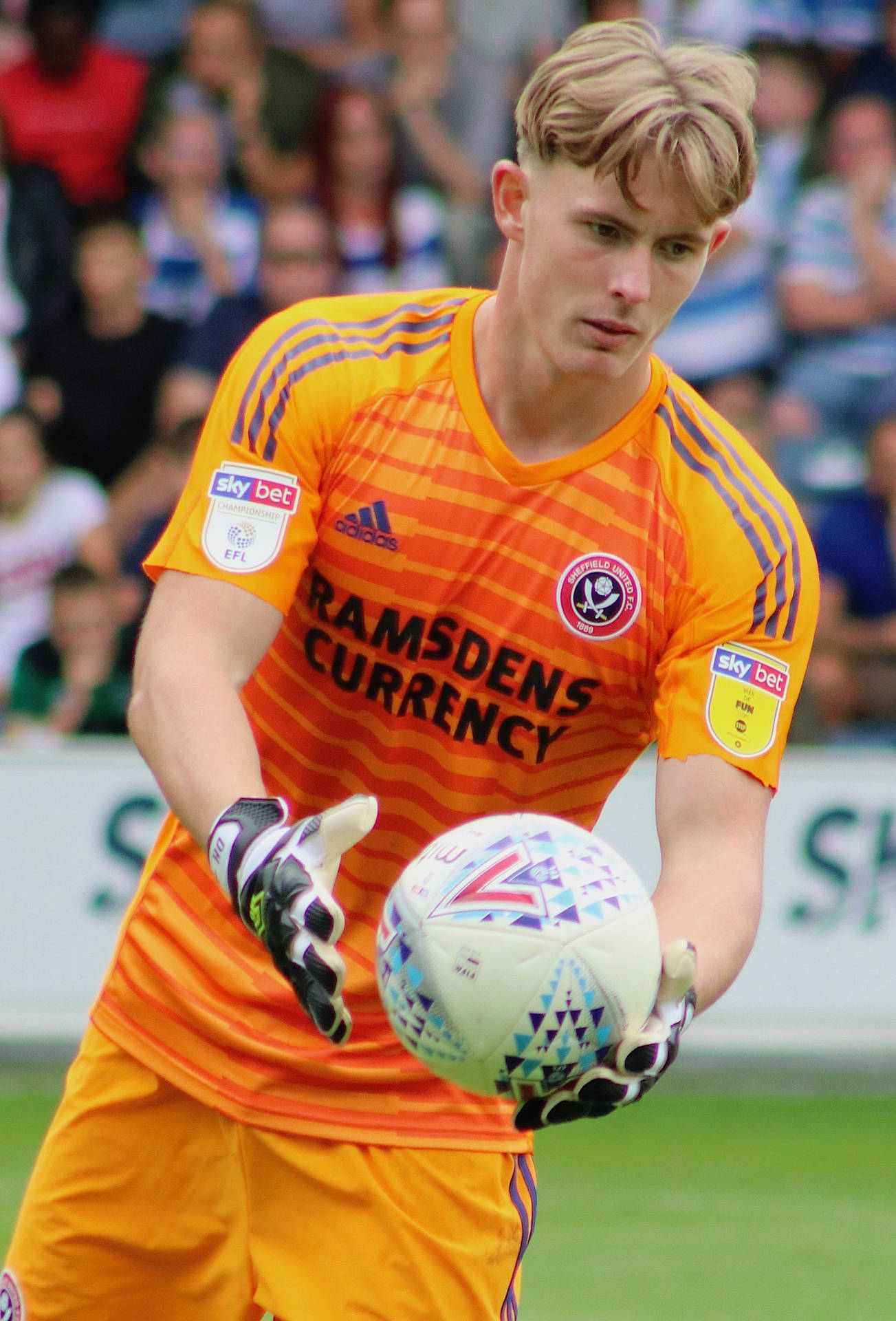 Dean Henderson Catching The Ball Background