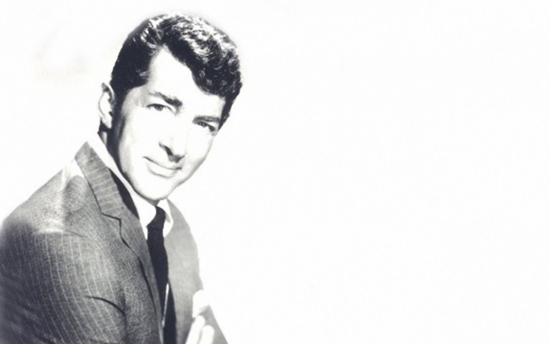 Dean Martin Popular American Comedian Background