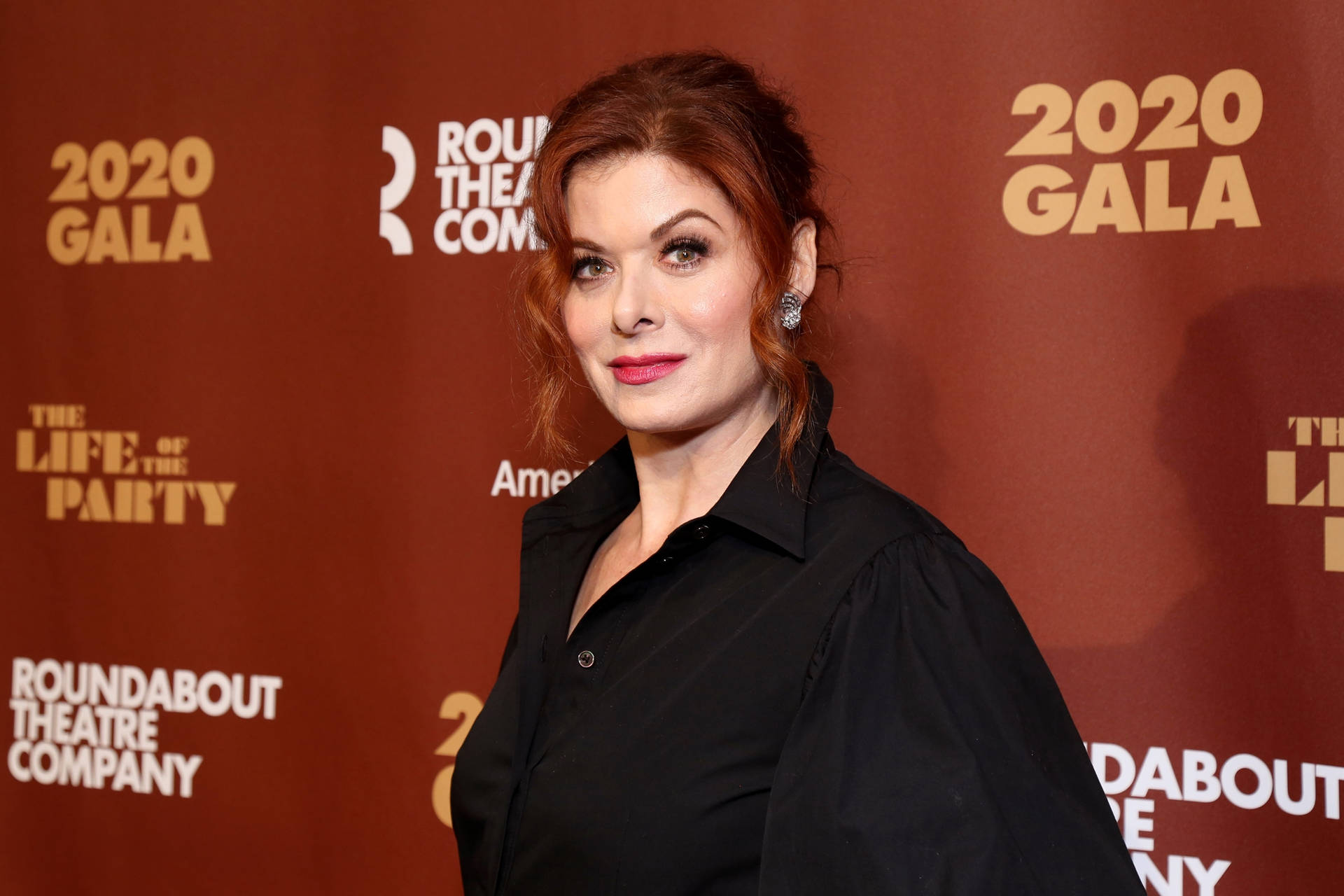 Debra Messing At Roundabout Theatre Company 2020 Gala Background