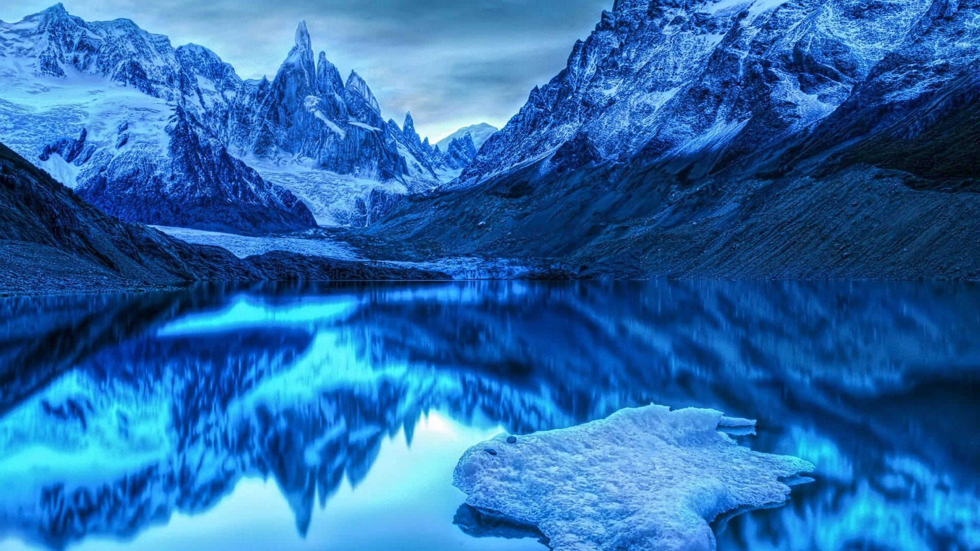 Deep Blue Ice Mountain Background