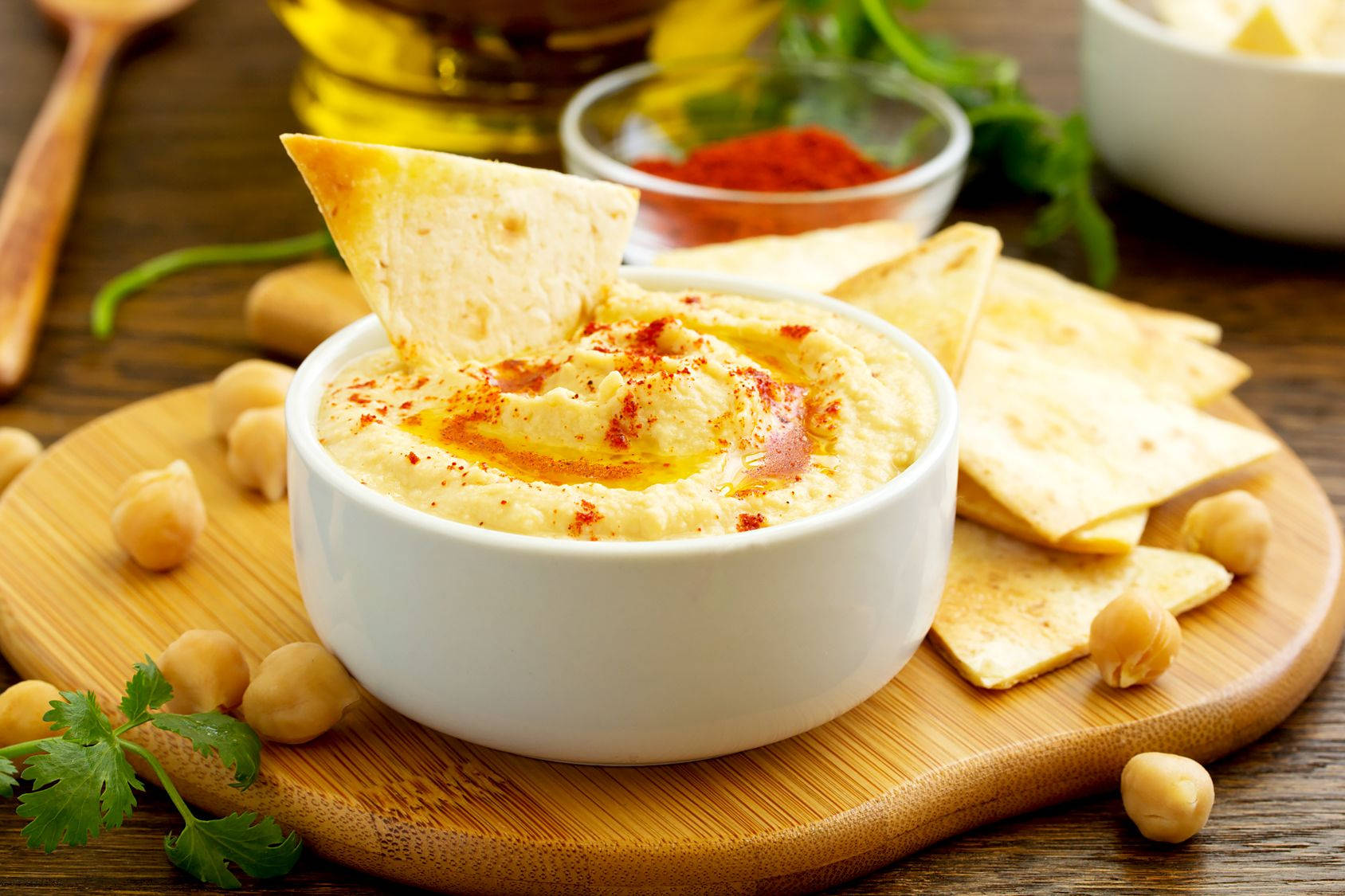 Delectable Hummus Dip With Crunchy Chips